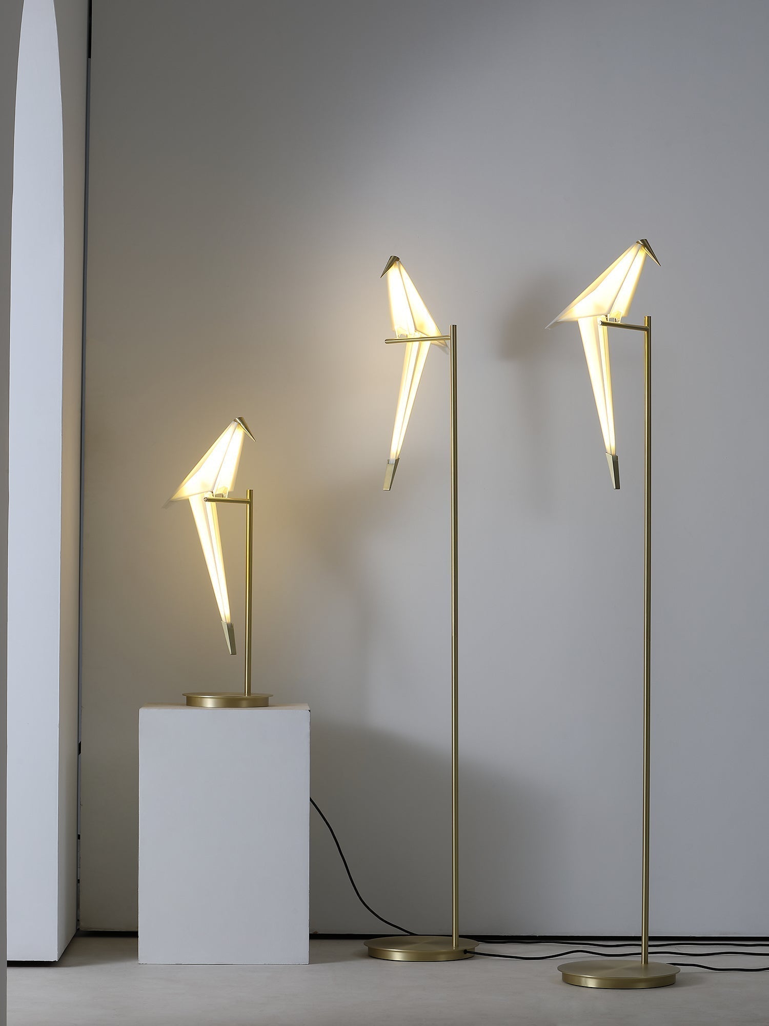 Modern Origami Bird LED Table Lamp Creative Paper Crane Nightstand Light