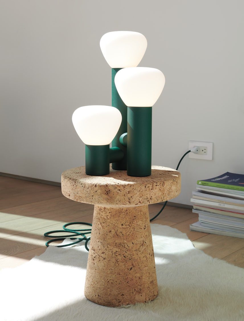 kienney-modern-metal-and-glass-table-lamp-for-living-room-and-bedroom-ambient-flashlight-style-desk-light