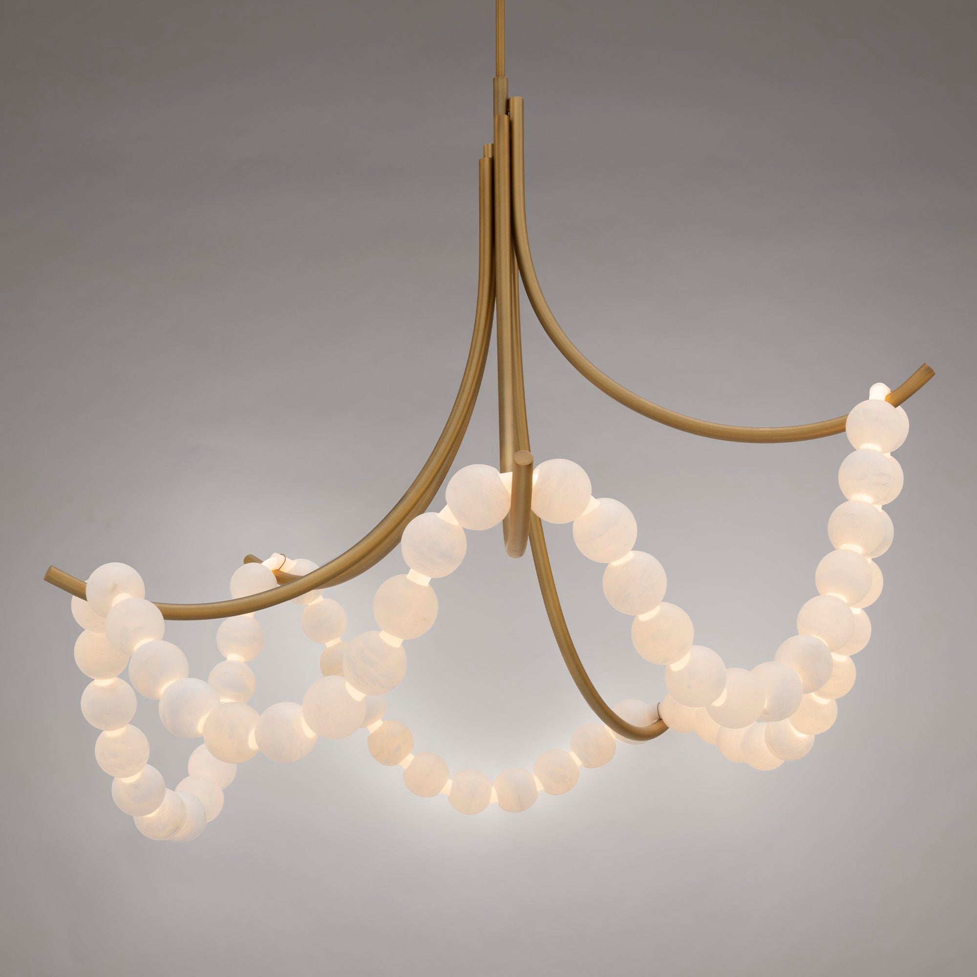 modern-spanish-alabaster-bead-led-chandelier-with-brass-finish-for-living-room