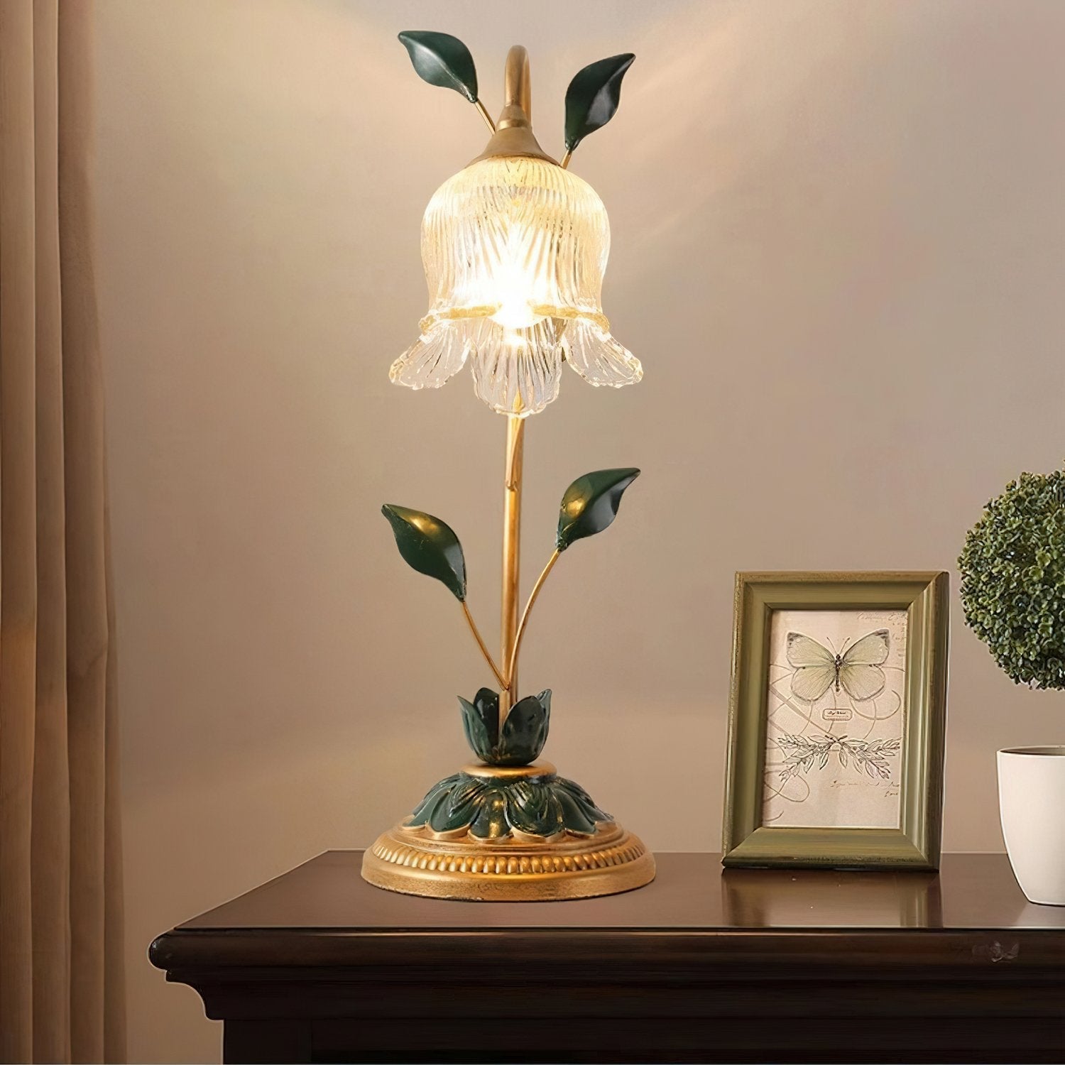 vintage-pastoral-floral-table-lamp-with-glass-flower-shades-and-crystal-accents