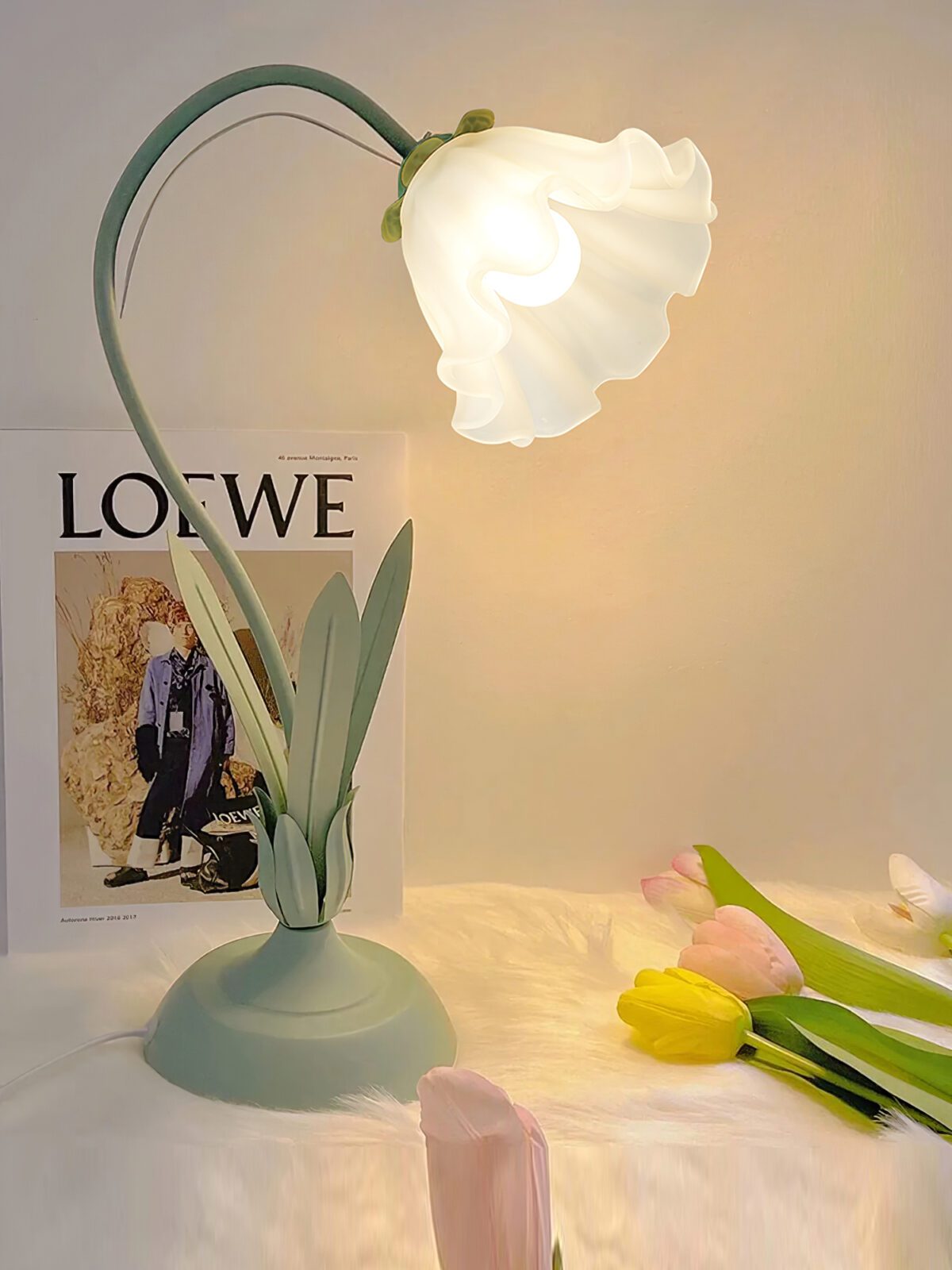 vintage-pastoral-rose-art-deco-table-lamp-with-green-base-and-white-shade
