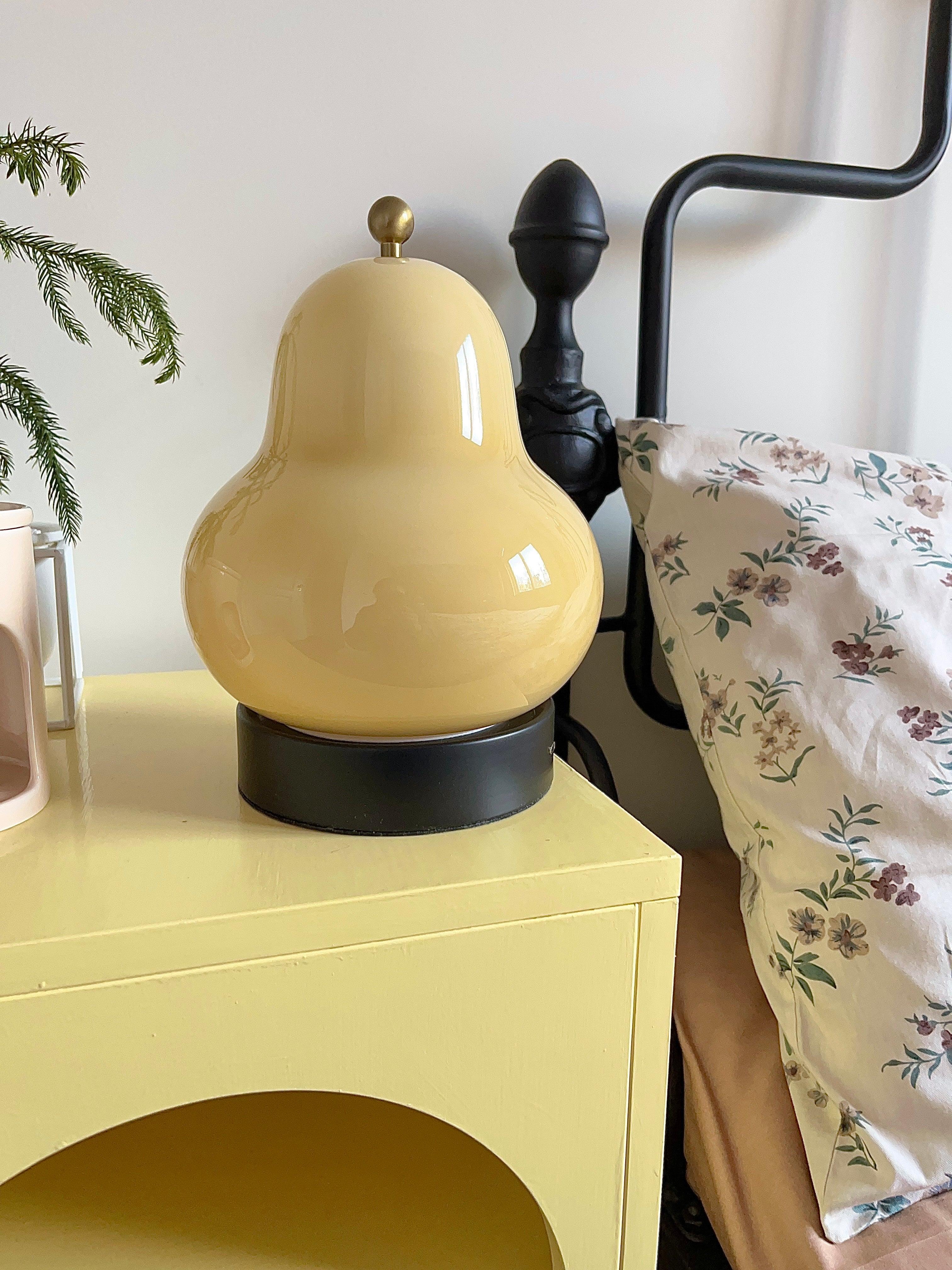 Vintage Inspired Pear Shaped Portable LED Table Lamp with Touch Dimming