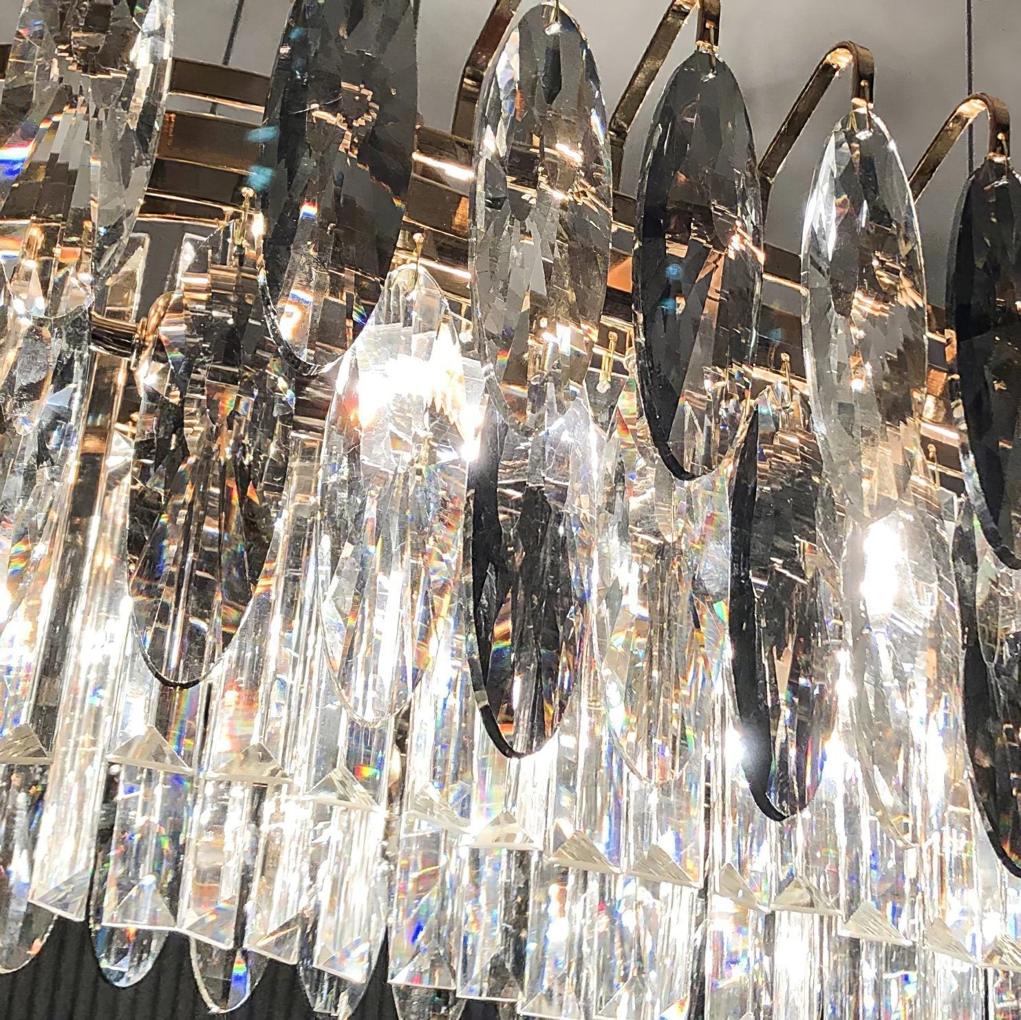 modern-luxury-gold-round-crystal-chandelier-elegant-hanging-pendant-light-for-living-room