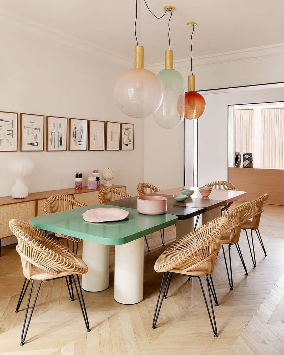 modern-geometric-hand-blown-glass-pendant-light-with-elegant-gold-finish-for-contemporary-interiors
