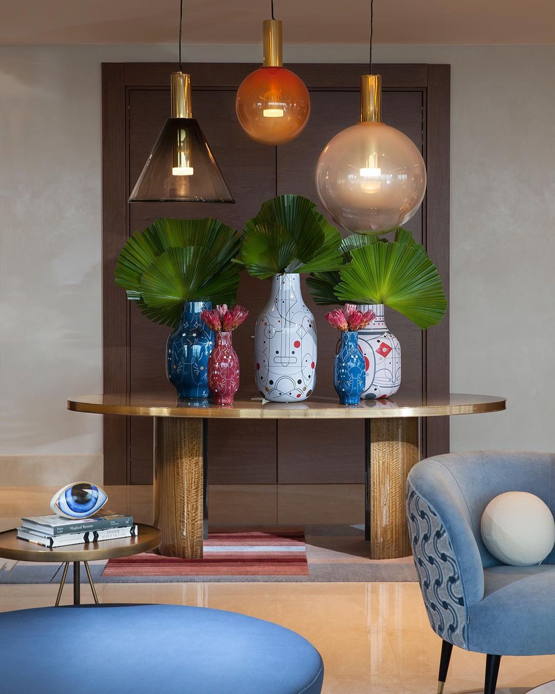 modern-geometric-hand-blown-glass-pendant-light-with-elegant-gold-finish-for-contemporary-interiors