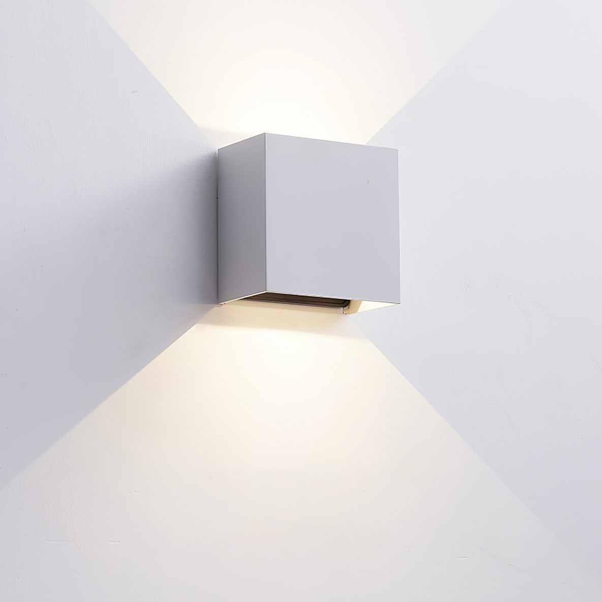 modern-pienza-square-aluminum-led-wall-sconce-with-up-and-down-lighting