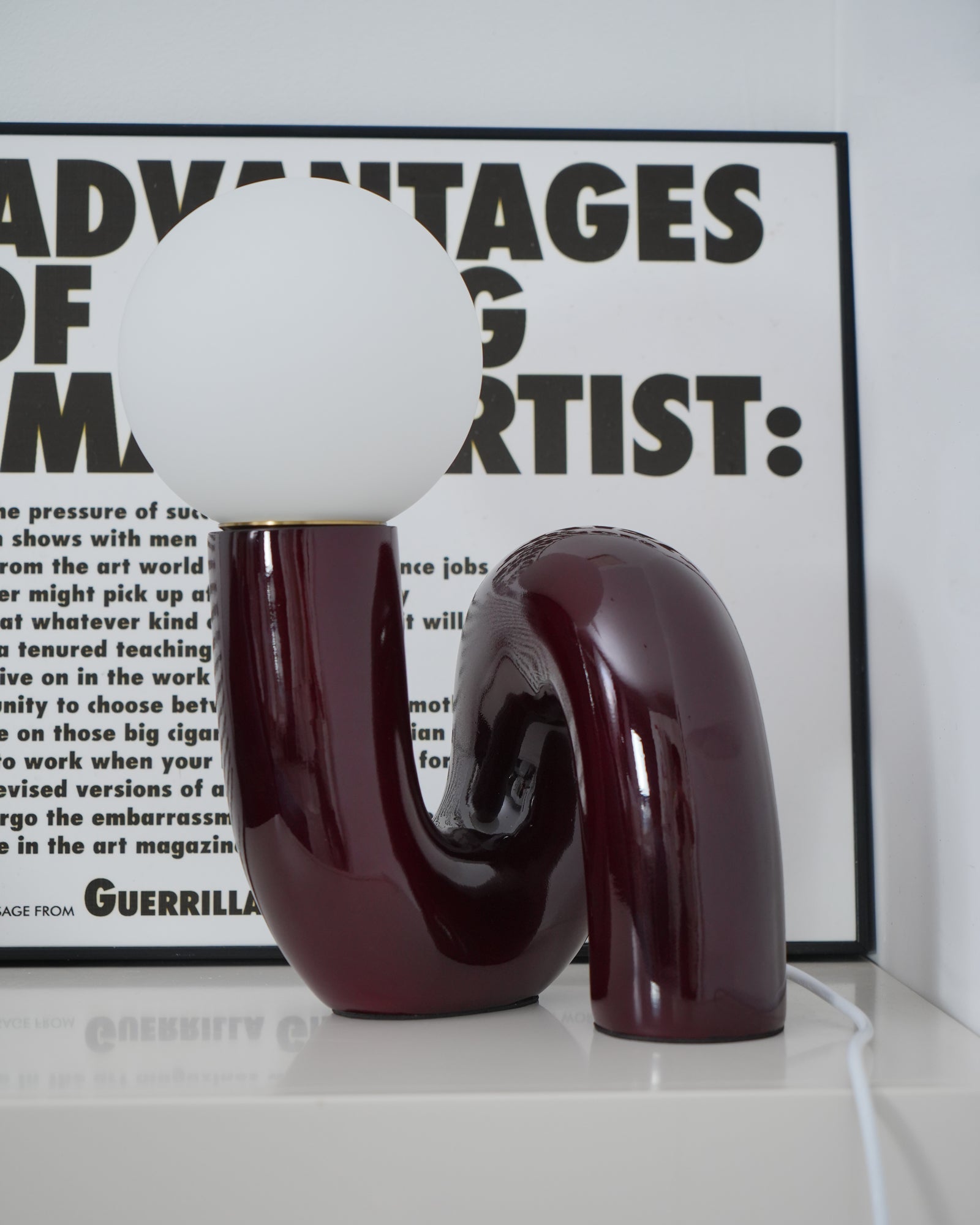 Modern Resin N Shape Table Lamp with Glass Globe for Creative Bedside and Office Lighting