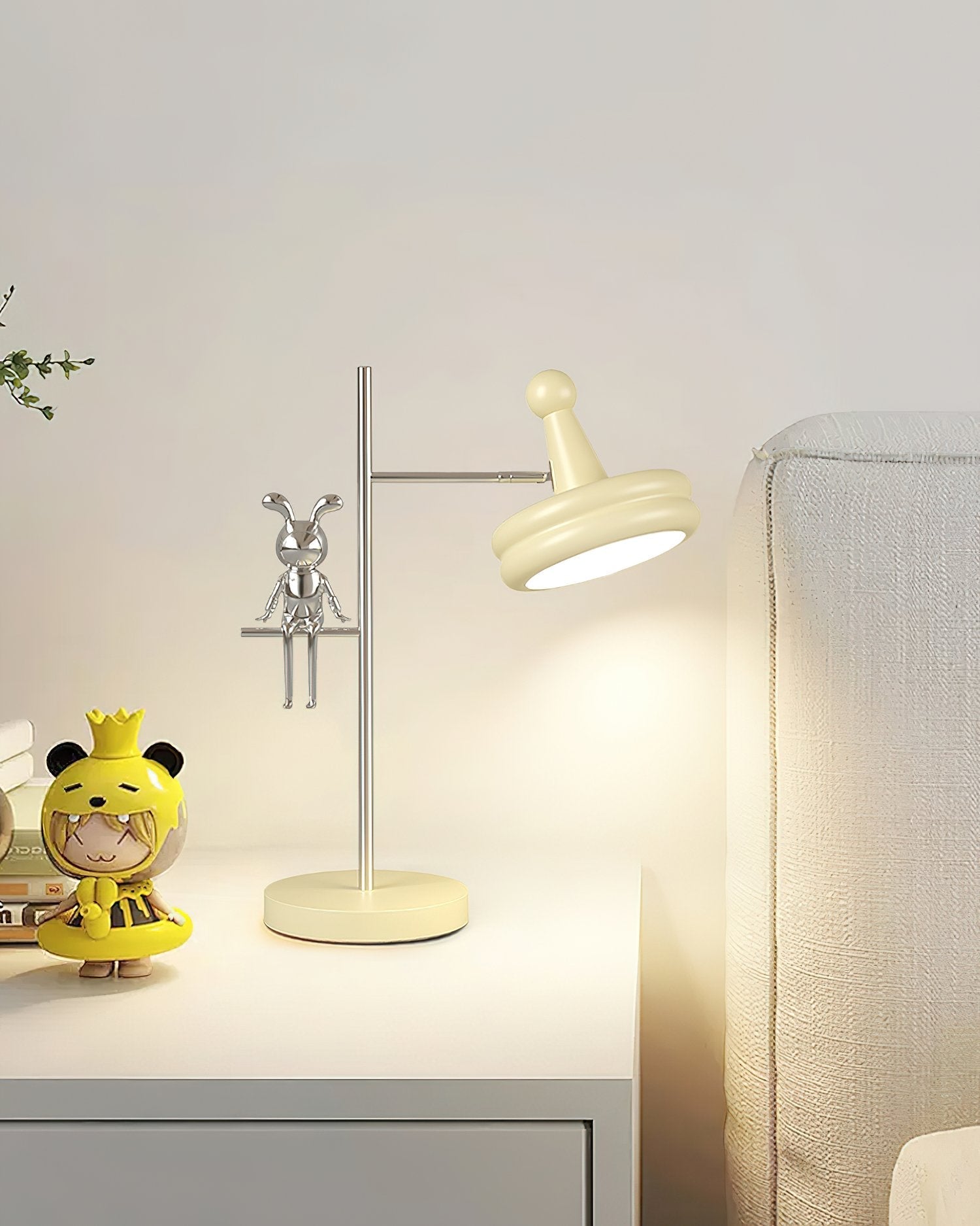 modern-rabbit-sculptural-table-lamp-for-kids-bedroom-and-whimsical-living-room-decor