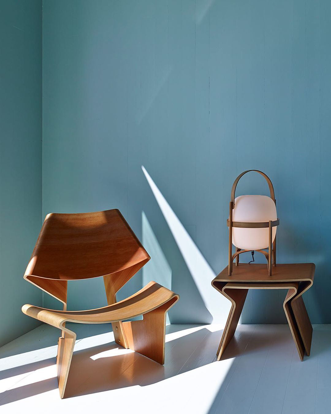 Modern Portable Glass Lantern Table Lamp with Wood Handle and Glass Shade for Ambient Lighting