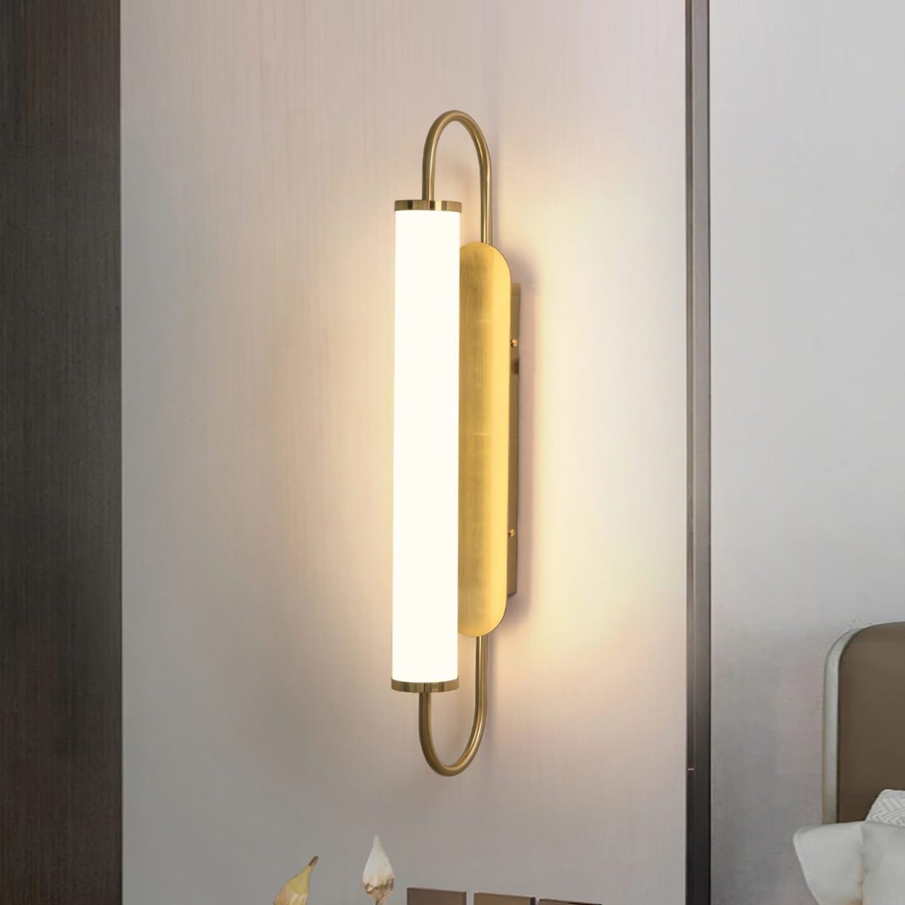 modern-gold-acrylic-tube-wall-lamp-minimalist-led-sconce-for-indoor-decoration