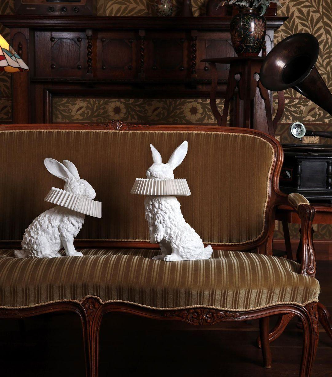 Whimsical Rabbit Animal Figurine Table Lamp with Ruffle Collar and LED Illumination for Modern Interiors