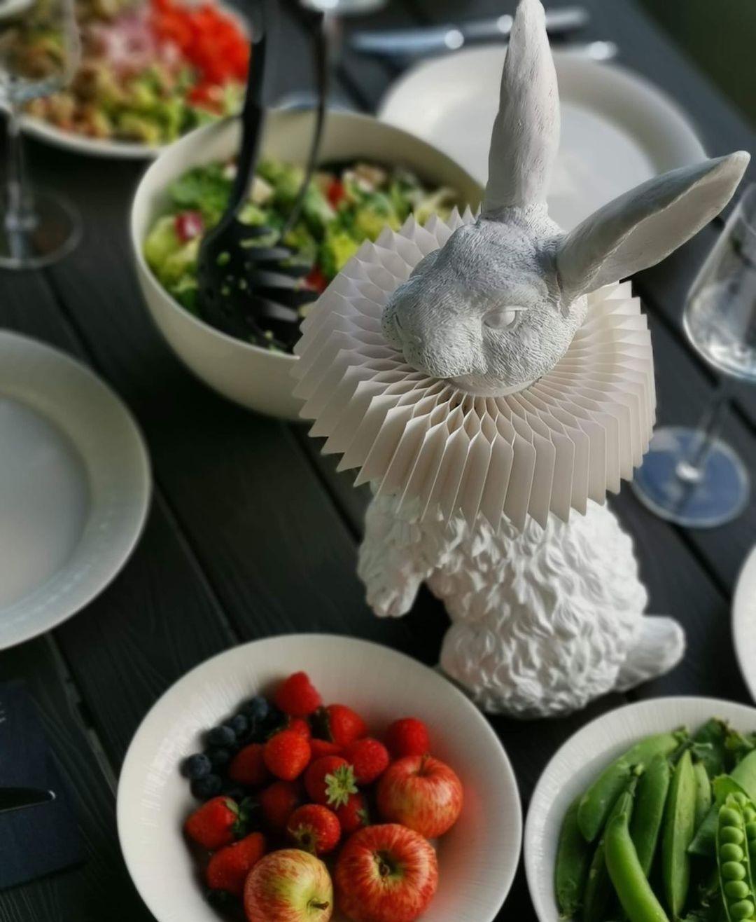 Whimsical Rabbit Animal Figurine Table Lamp with Ruffle Collar and LED Illumination for Modern Interiors