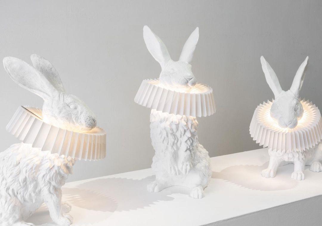 Whimsical Rabbit Animal Figurine Table Lamp with Ruffle Collar and LED Illumination for Modern Interiors