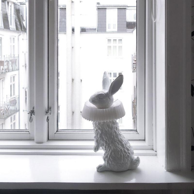 Whimsical Rabbit Animal Figurine Table Lamp with Ruffle Collar and LED Illumination for Modern Interiors