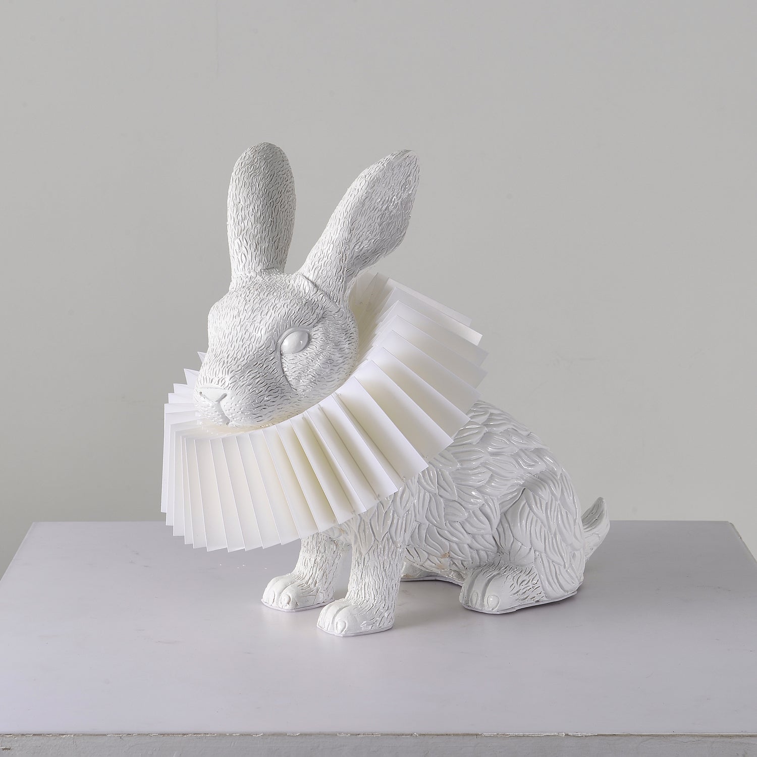 Whimsical Rabbit Animal Figurine Table Lamp with Ruffle Collar and LED Illumination for Modern Interiors