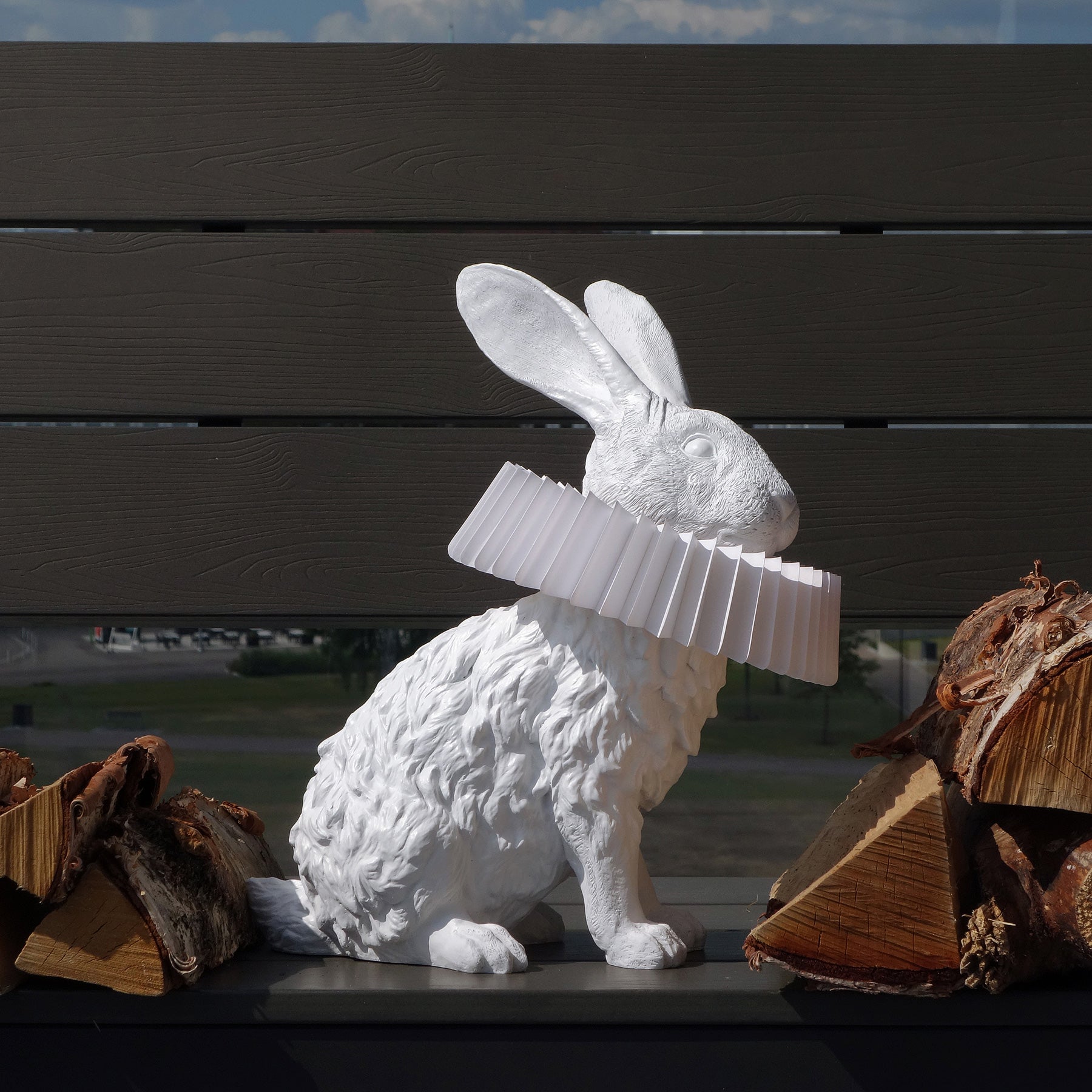 Whimsical Rabbit Animal Figurine Table Lamp with Ruffle Collar and LED Illumination for Modern Interiors
