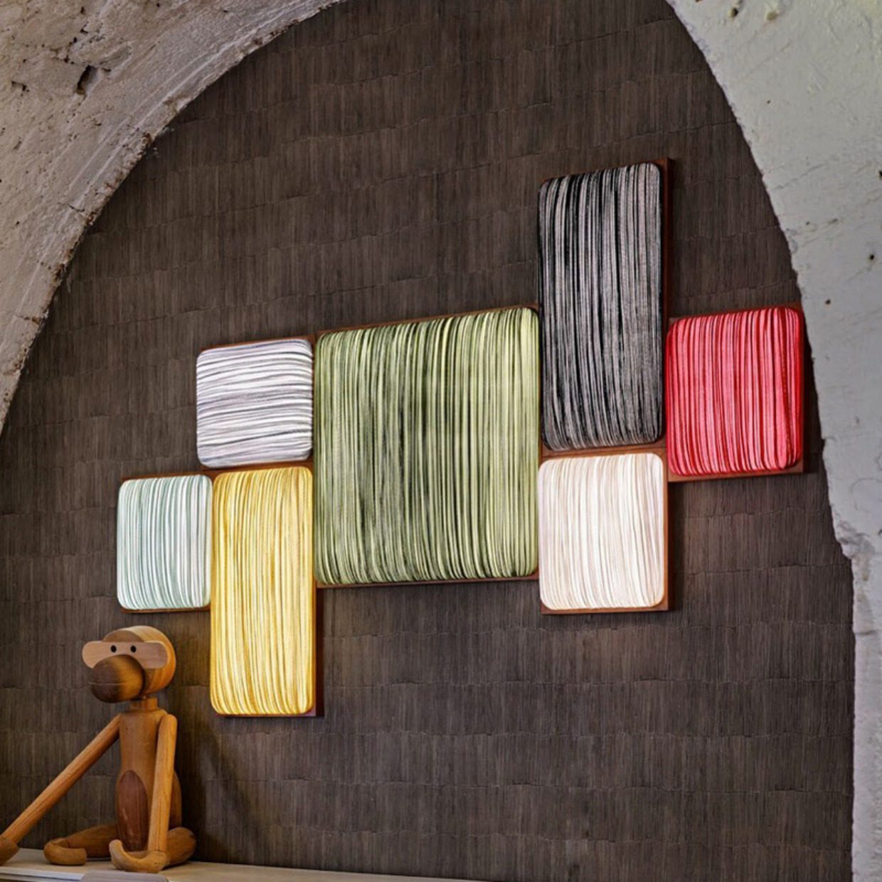 modern-hand-finished-raffia-textile-led-wall-sconce-for-interior-home-and-office-decor