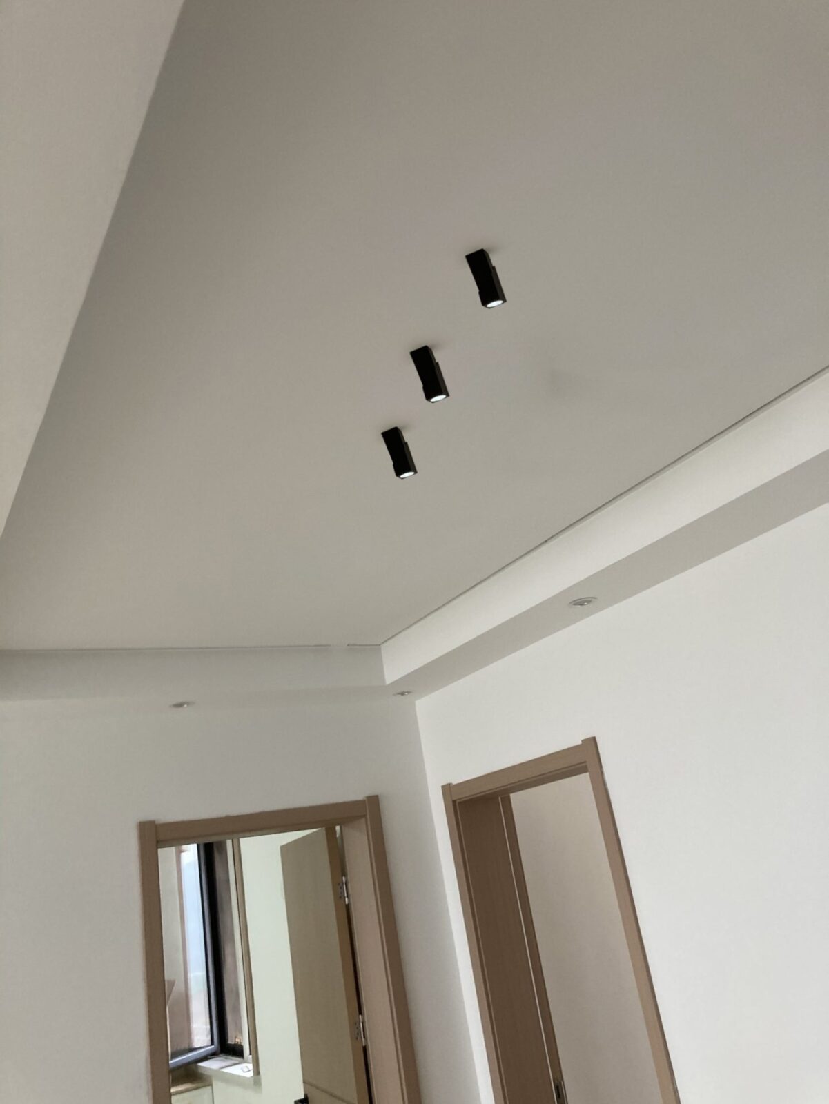 modern-adjustable-led-surface-mounted-spotlight-for-commercial-and-residential-use