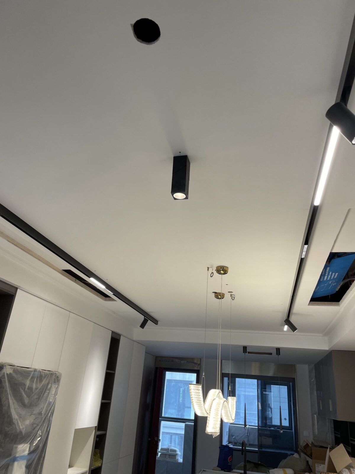 modern-adjustable-led-surface-mounted-spotlight-for-commercial-and-residential-use