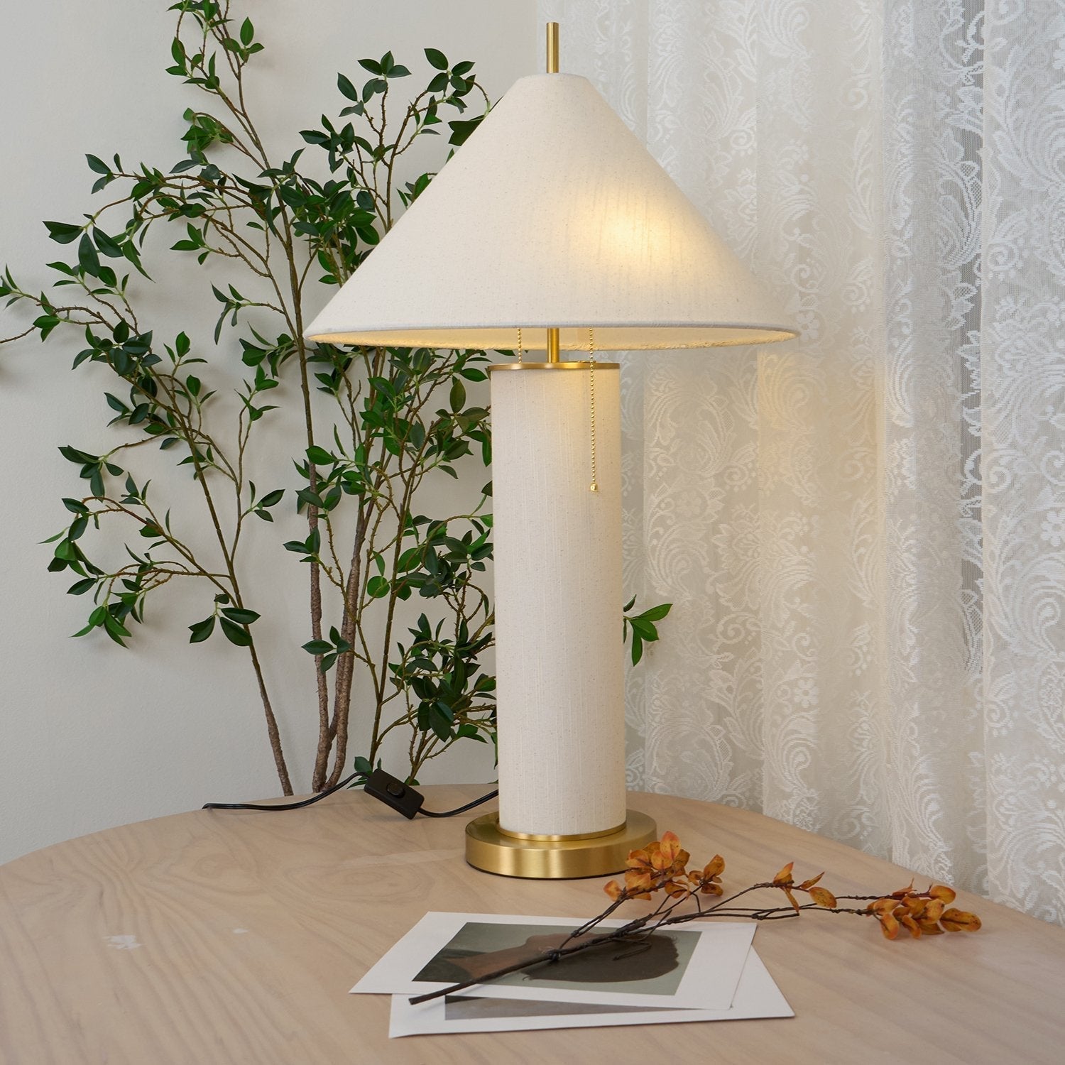textured-ivory-linen-table-lamp-with-polished-brass-accents-for-elegant-living-spaces