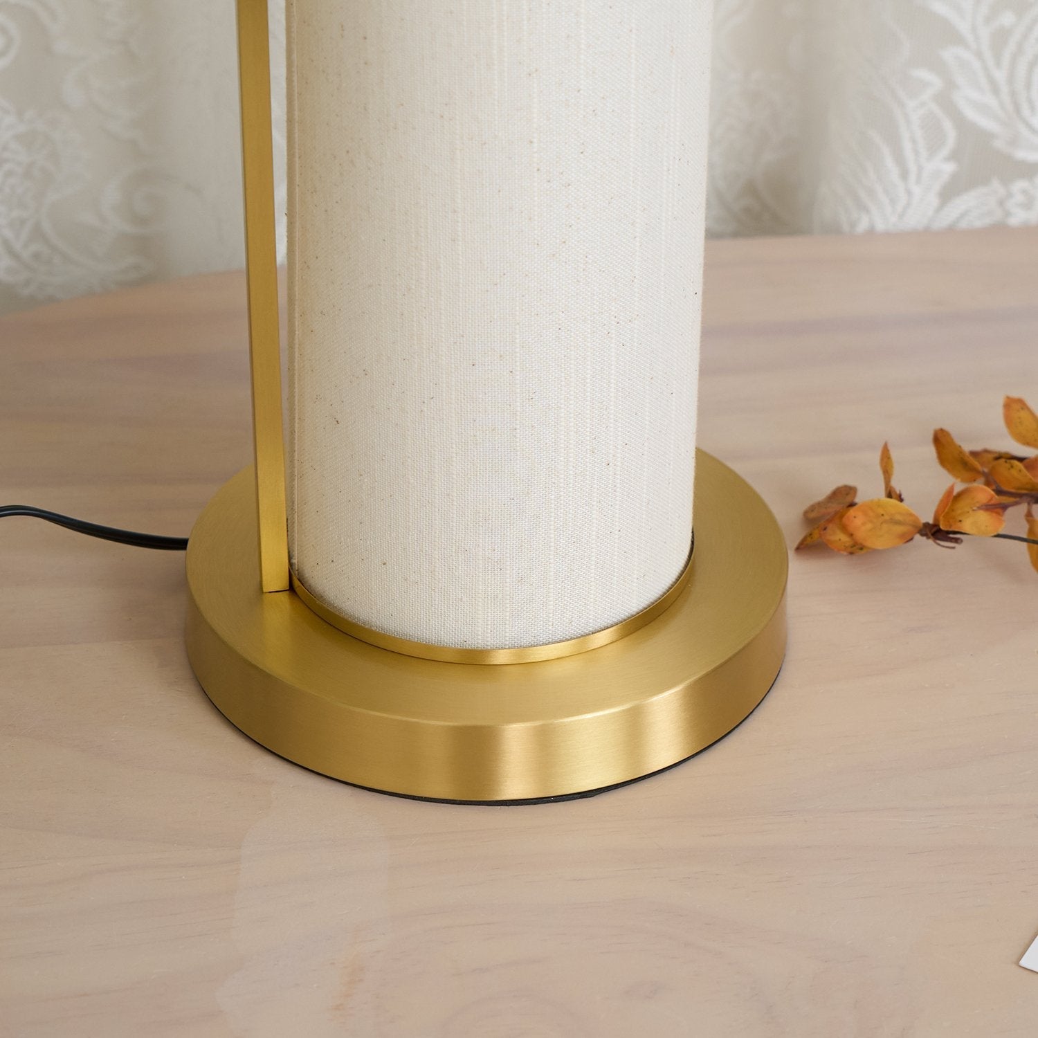textured-ivory-linen-table-lamp-with-polished-brass-accents-for-elegant-living-spaces