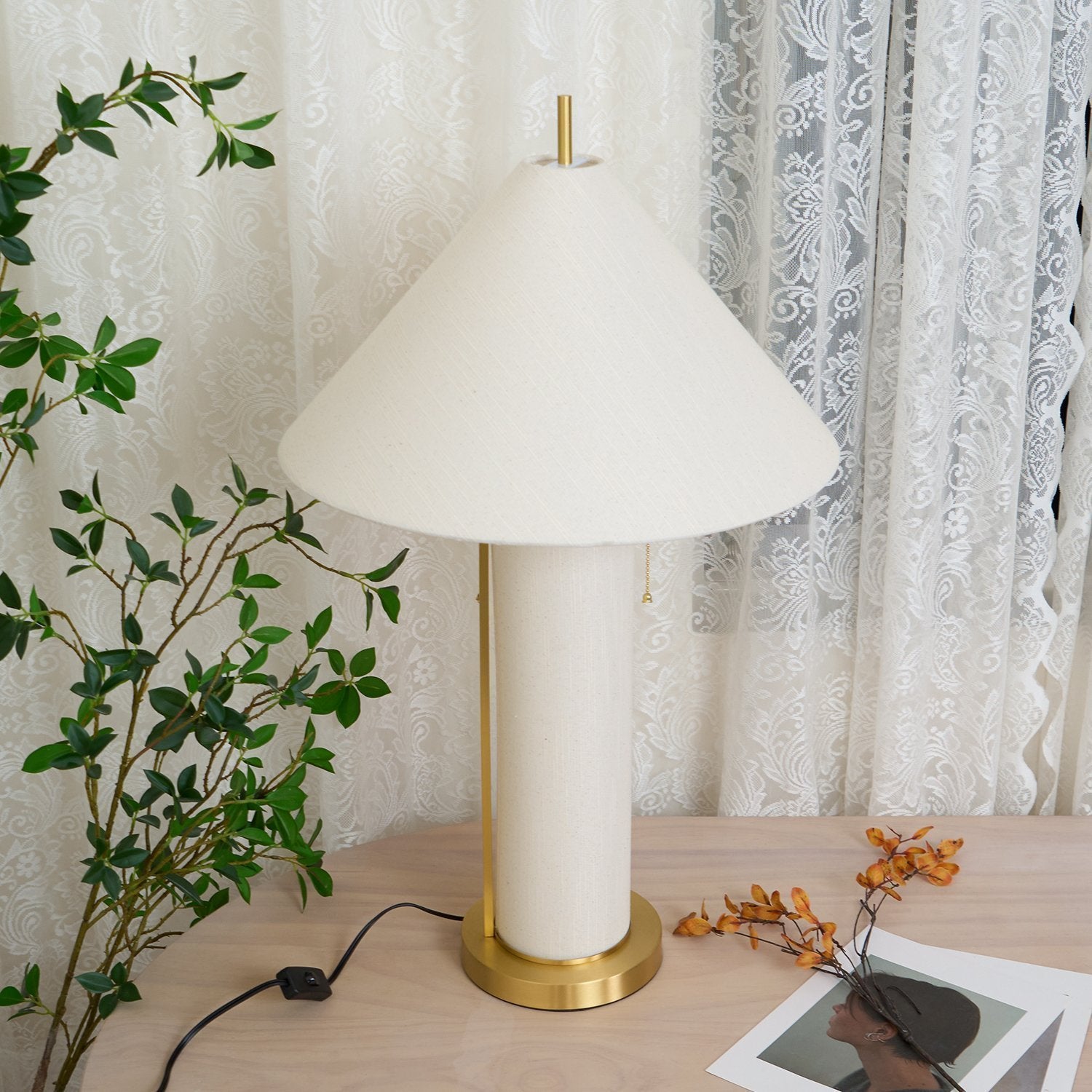 textured-ivory-linen-table-lamp-with-polished-brass-accents-for-elegant-living-spaces