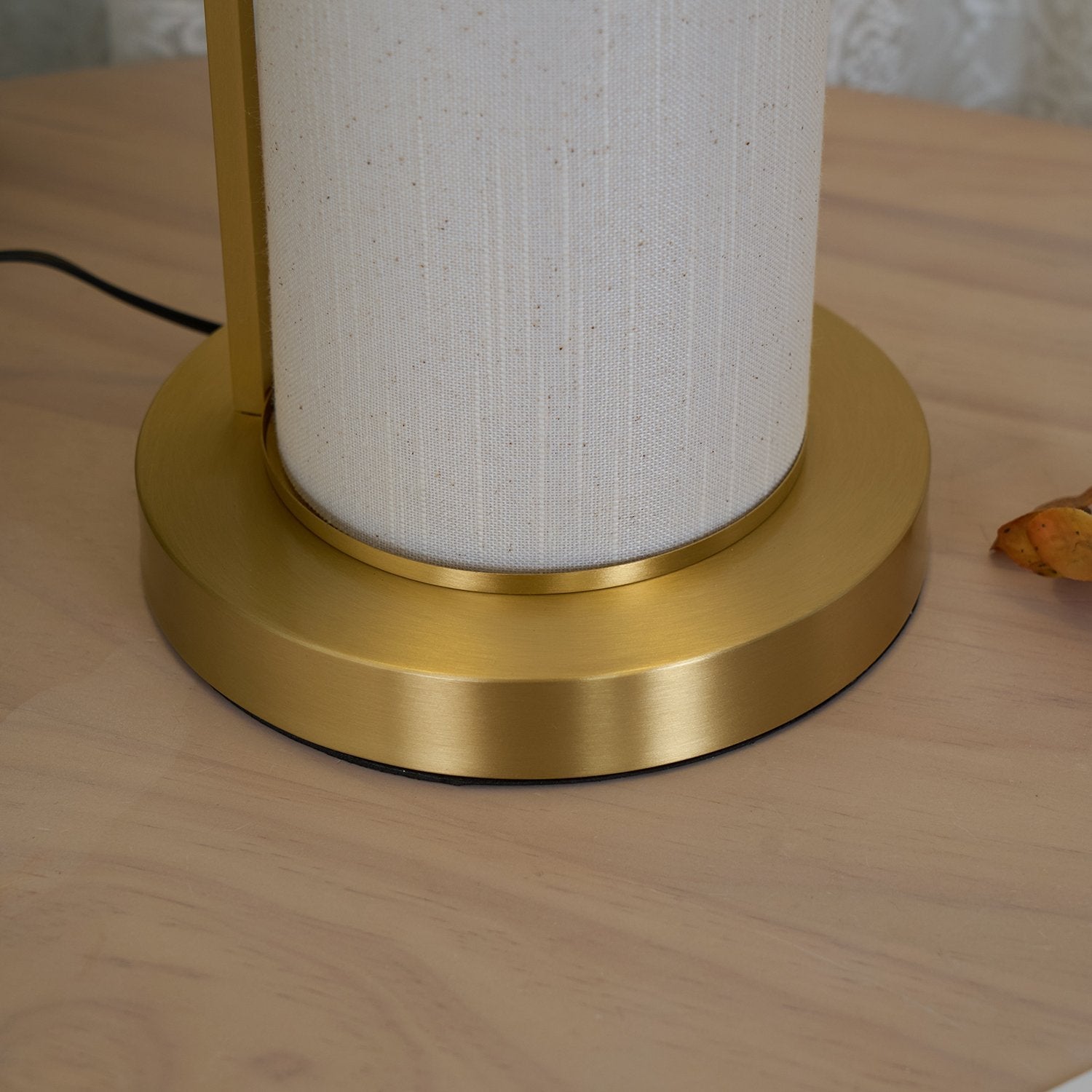 textured-ivory-linen-table-lamp-with-polished-brass-accents-for-elegant-living-spaces