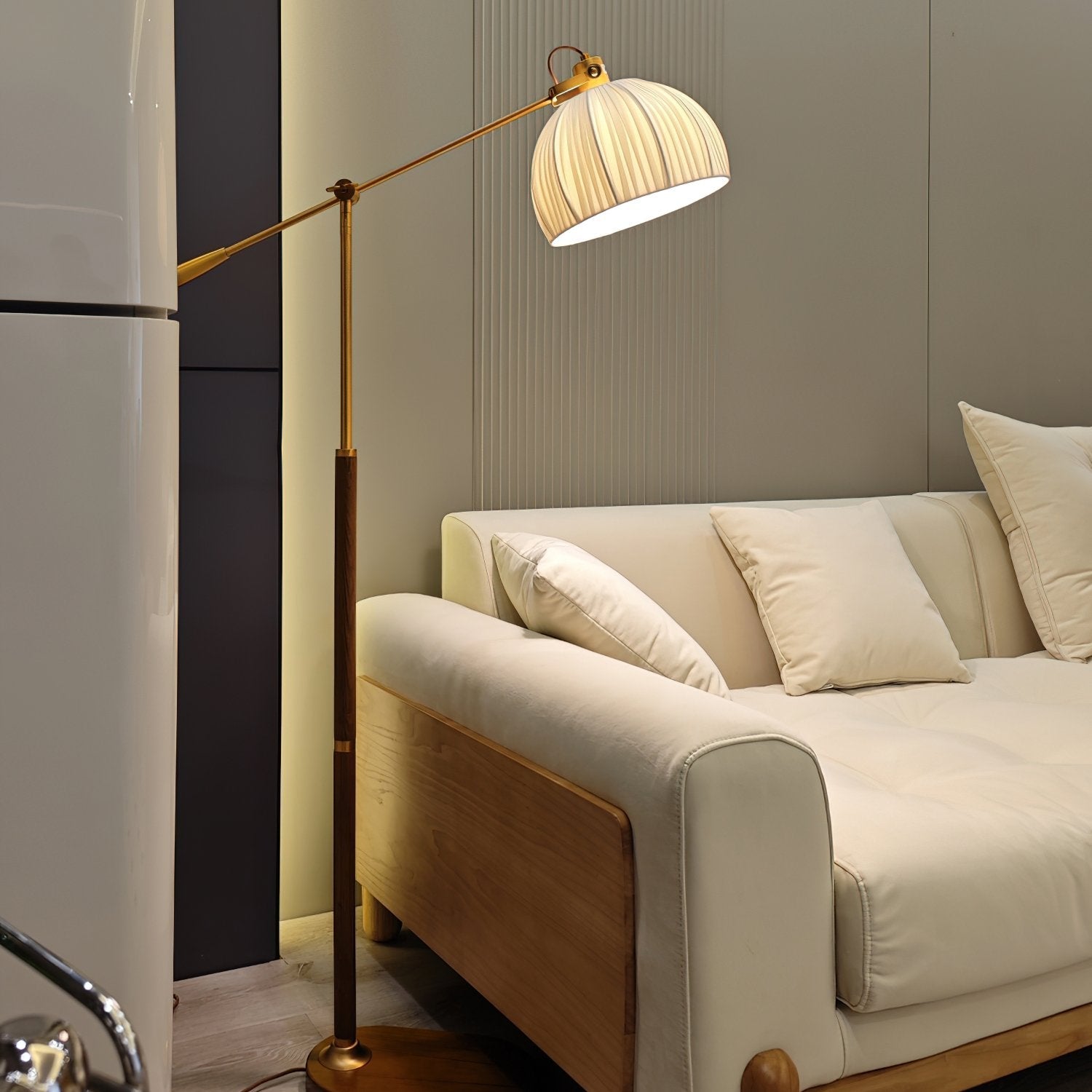vintage-pleated-fabric-standing-lamp-with-polished-wood-base-for-living-room