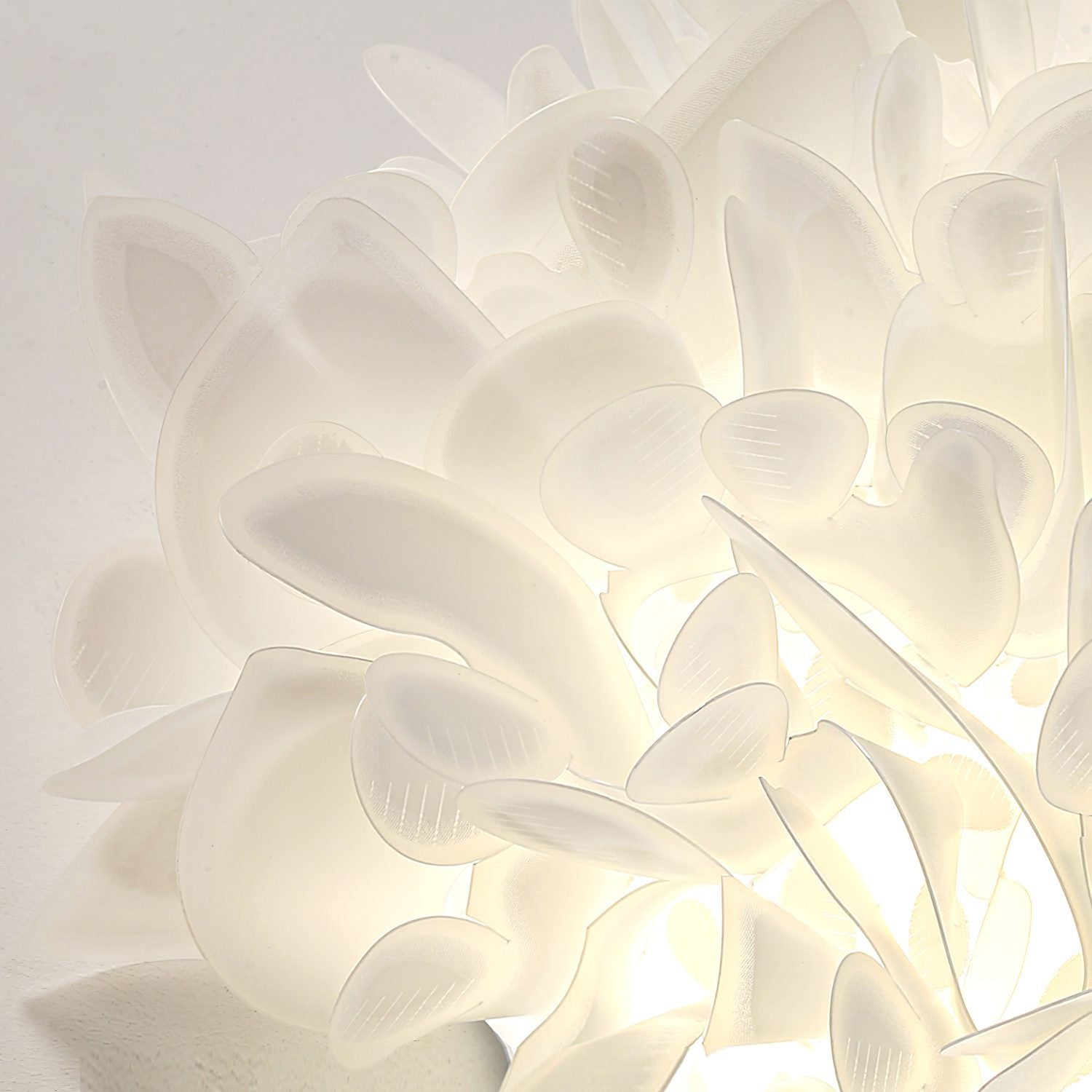 modern-white-petal-led-flush-mount-ceiling-lamp-for-romantic-interior-lighting
