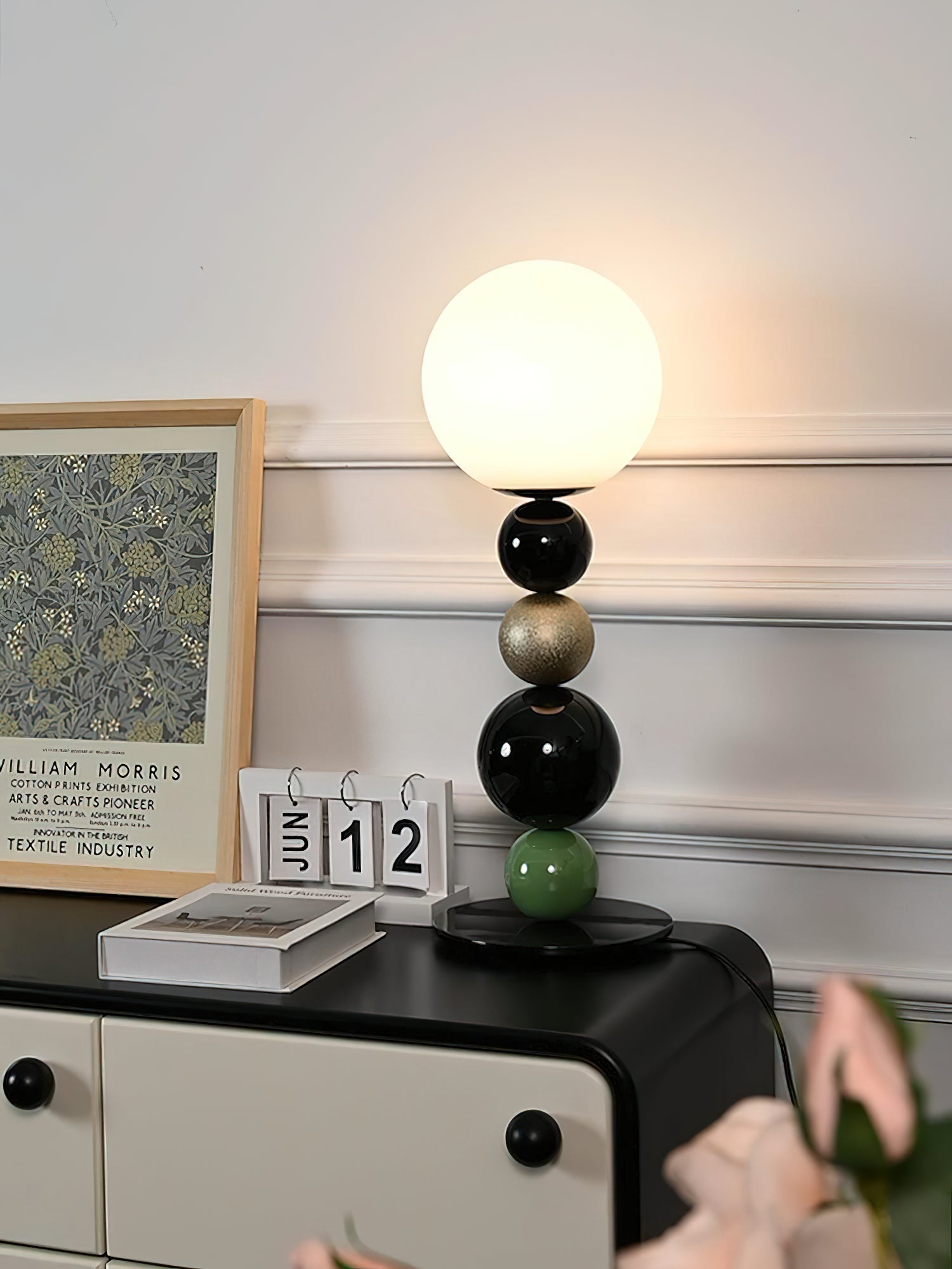 Modern Stacked Sphere Glass Table Lamp Contemporary Globe Accent Light for Bedside Decor