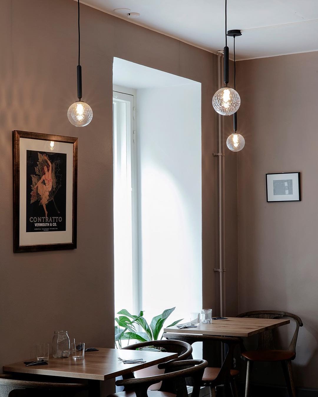 Modern Glass Sphere Pendant Light Nordic Mouth Blown Hanging Lamp for Dining Room and Kitchen
