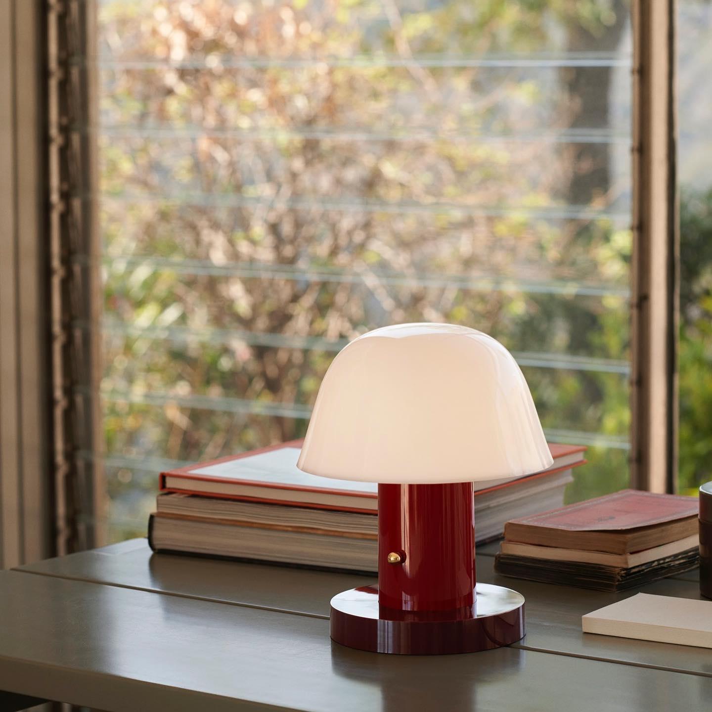 Portable Rechargeable Mushroom Table Lamp with Touch Dimming and Integrated LED