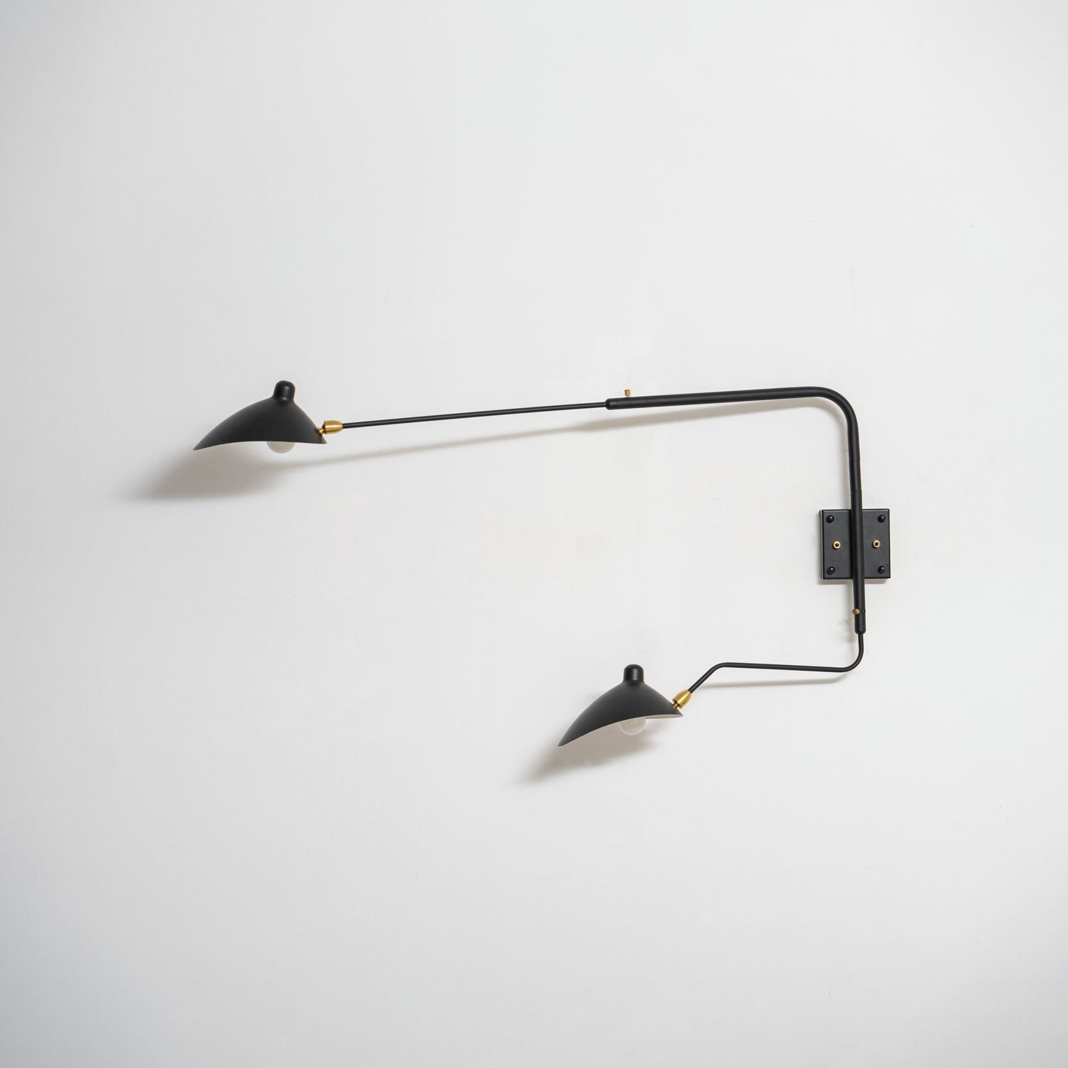 industrial-adjustable-long-arm-wall-sconce-with-rotating-metal-shade-for-indoor-lighting