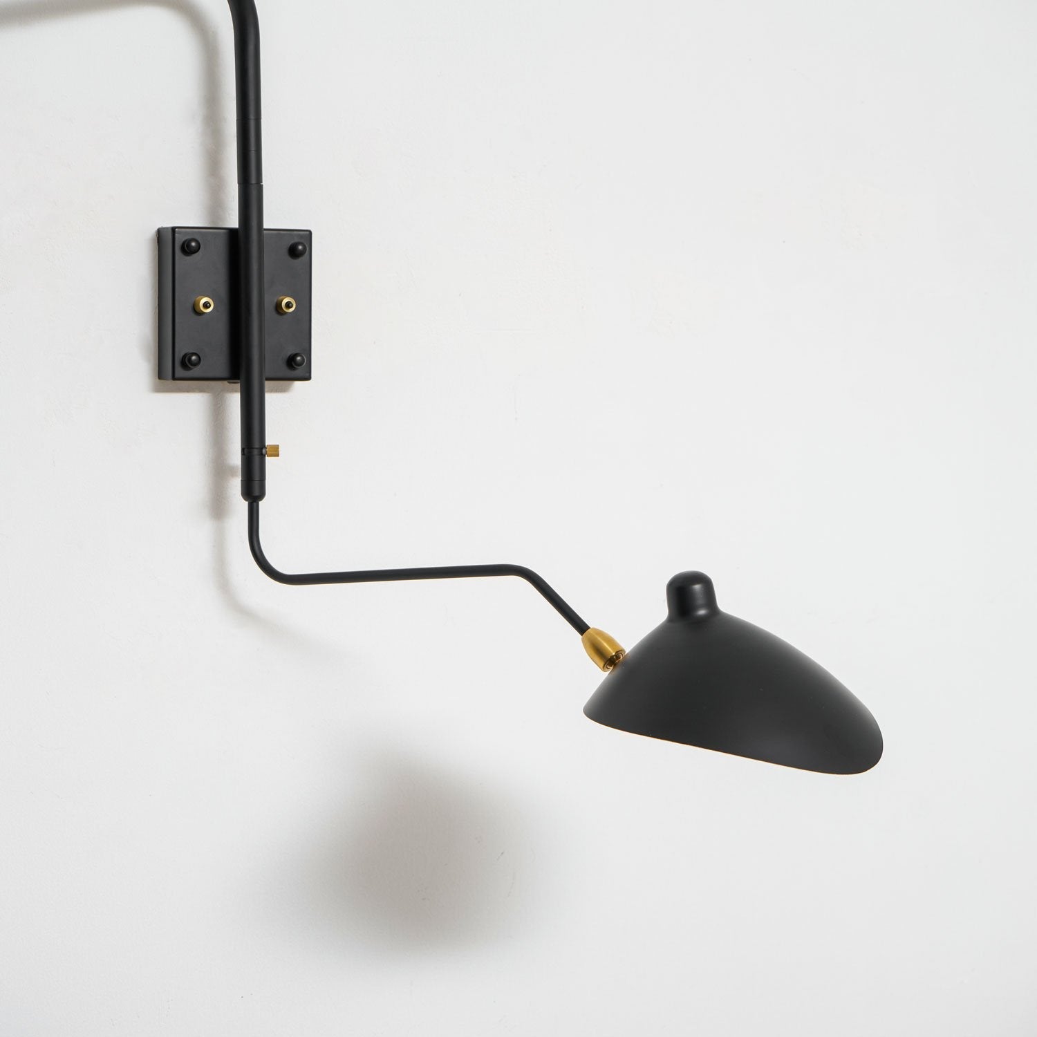 industrial-adjustable-long-arm-wall-sconce-with-rotating-metal-shade-for-indoor-lighting