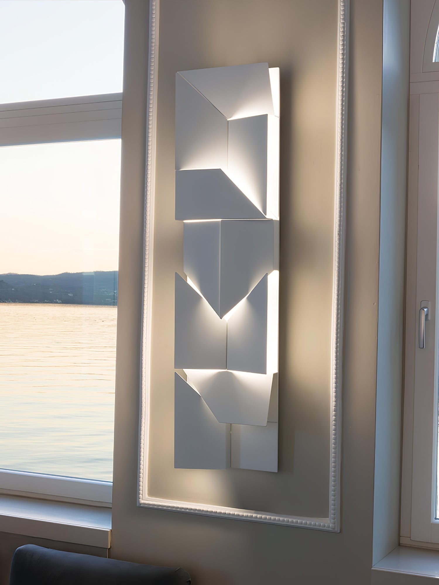 Modern Grand Shadow LED Wall Sconce Aluminum Diffused Indoor Light Matte White
