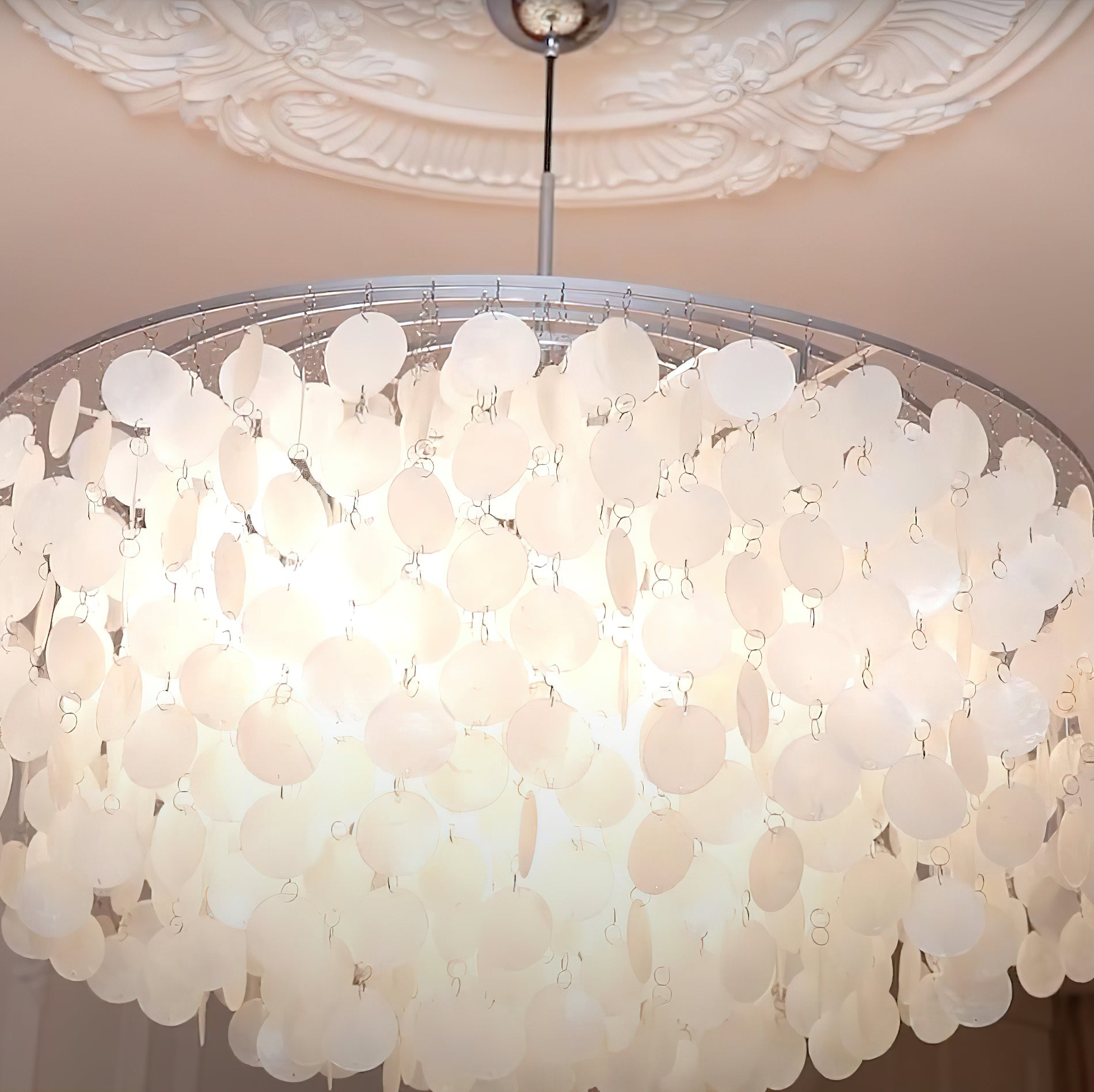 Modern Round Shell Pendant Light Coastal Chandelier for Living Room and Bedroom
