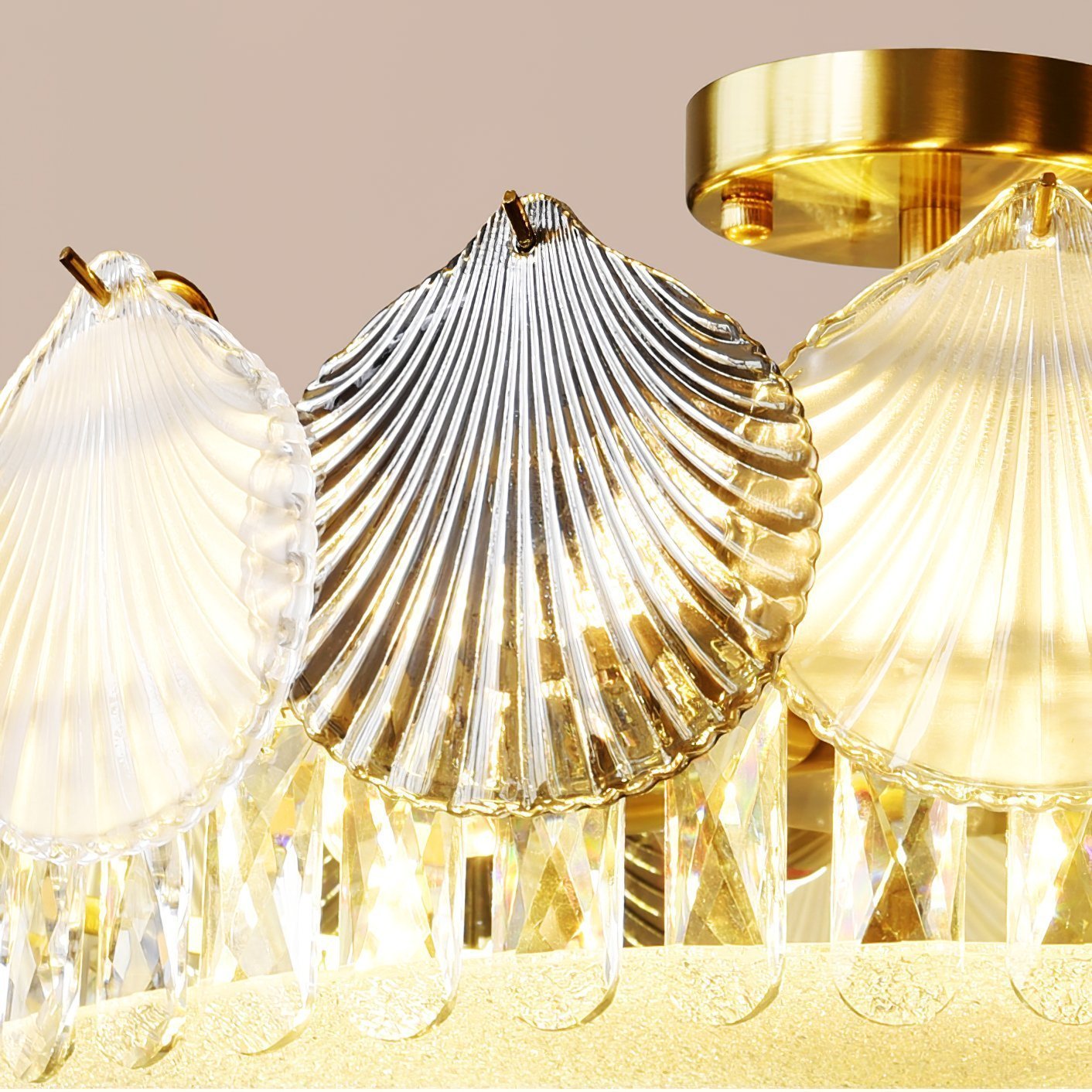 luxury-shell-shaped-crystal-flush-mount-ceiling-light-fixture-with-gold-finish