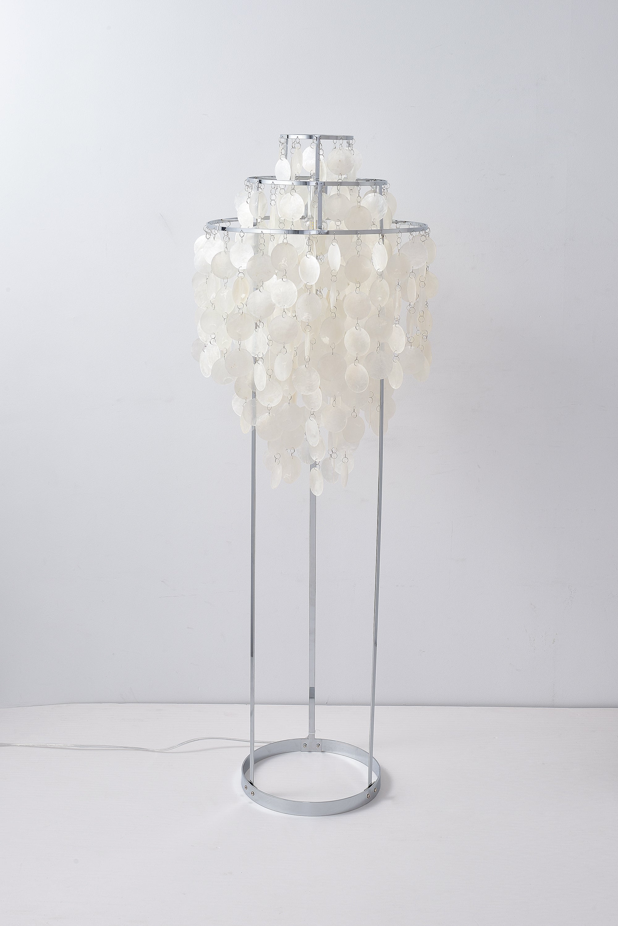Elegant Natural Mother of Pearl Tiered Shell Floor Lamp Modern Standing Lighting for Home Decor