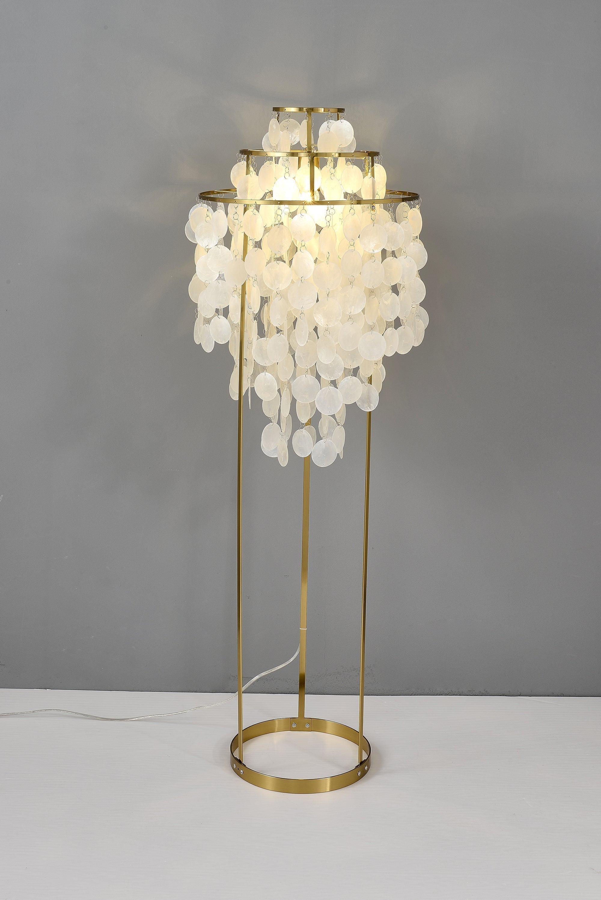 Elegant Natural Mother of Pearl Tiered Shell Floor Lamp Modern Standing Lighting for Home Decor