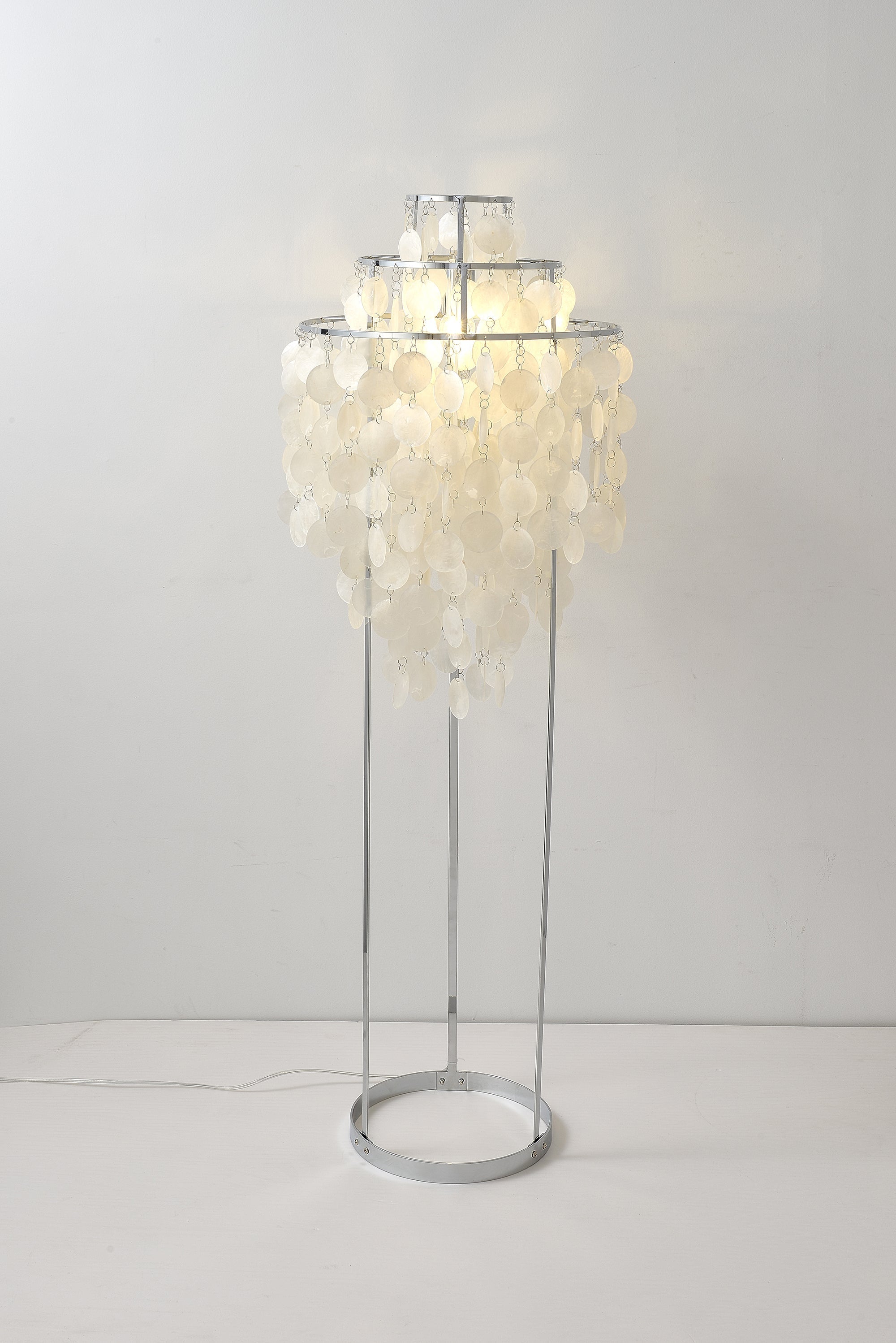 Elegant Natural Mother of Pearl Tiered Shell Floor Lamp Modern Standing Lighting for Home Decor