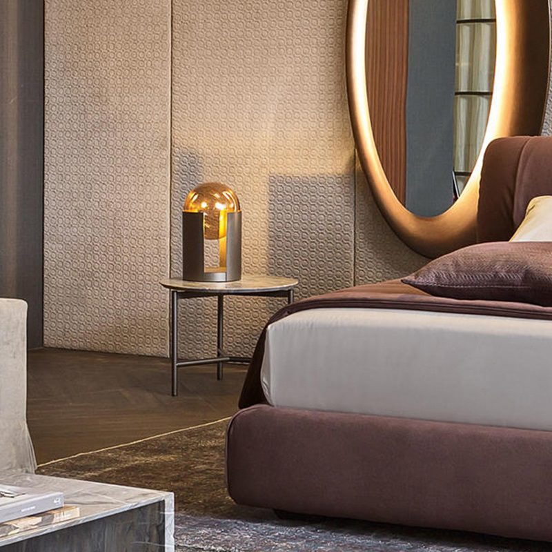 modern-amber-blown-glass-table-lamp-with-black-metal-base-and-e14-light-source