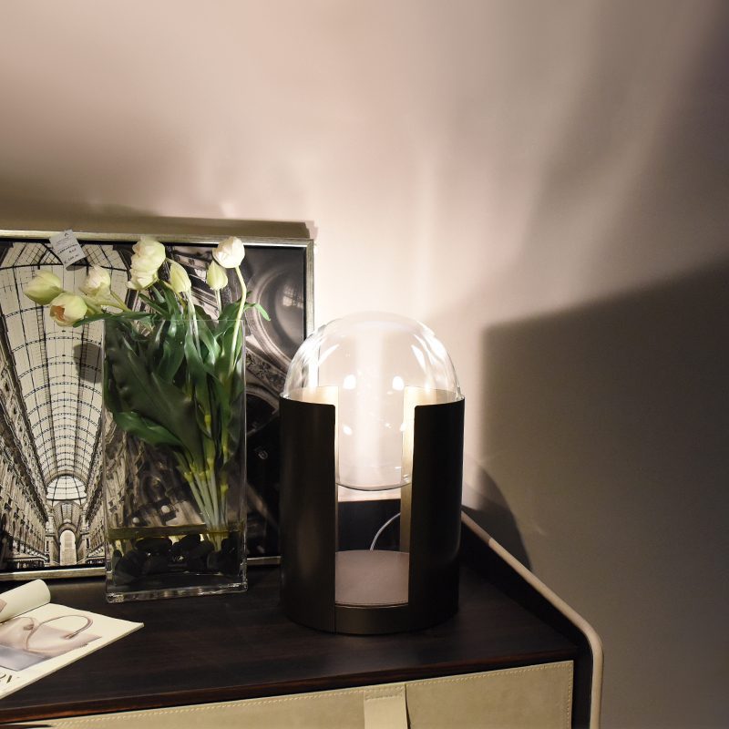 modern-amber-blown-glass-table-lamp-with-black-metal-base-and-e14-light-source