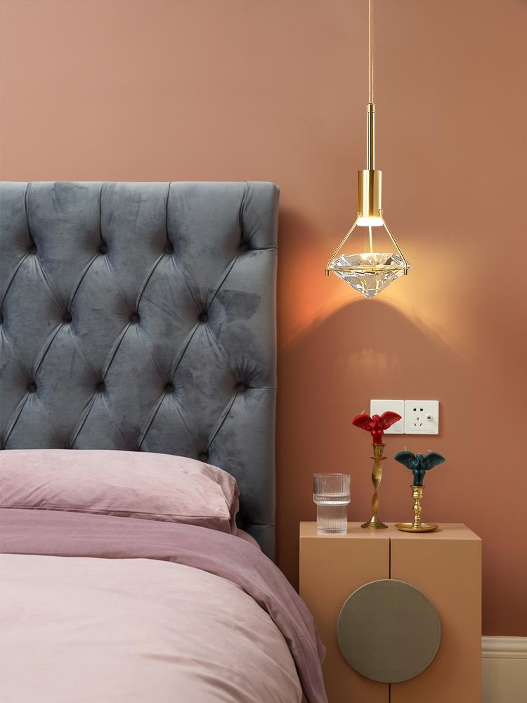 elegant-diamond-crystal-pendant-light-brass-finish-modern-led-chandelier-for-luxury-interior-spaces