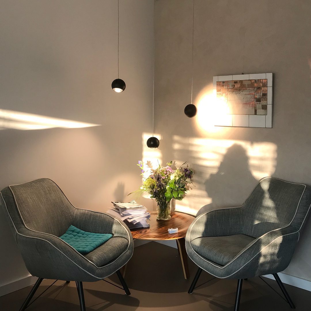 modern-spider-led-pendant-light-minimalist-adjustable-suspension-lamp-for-living-room