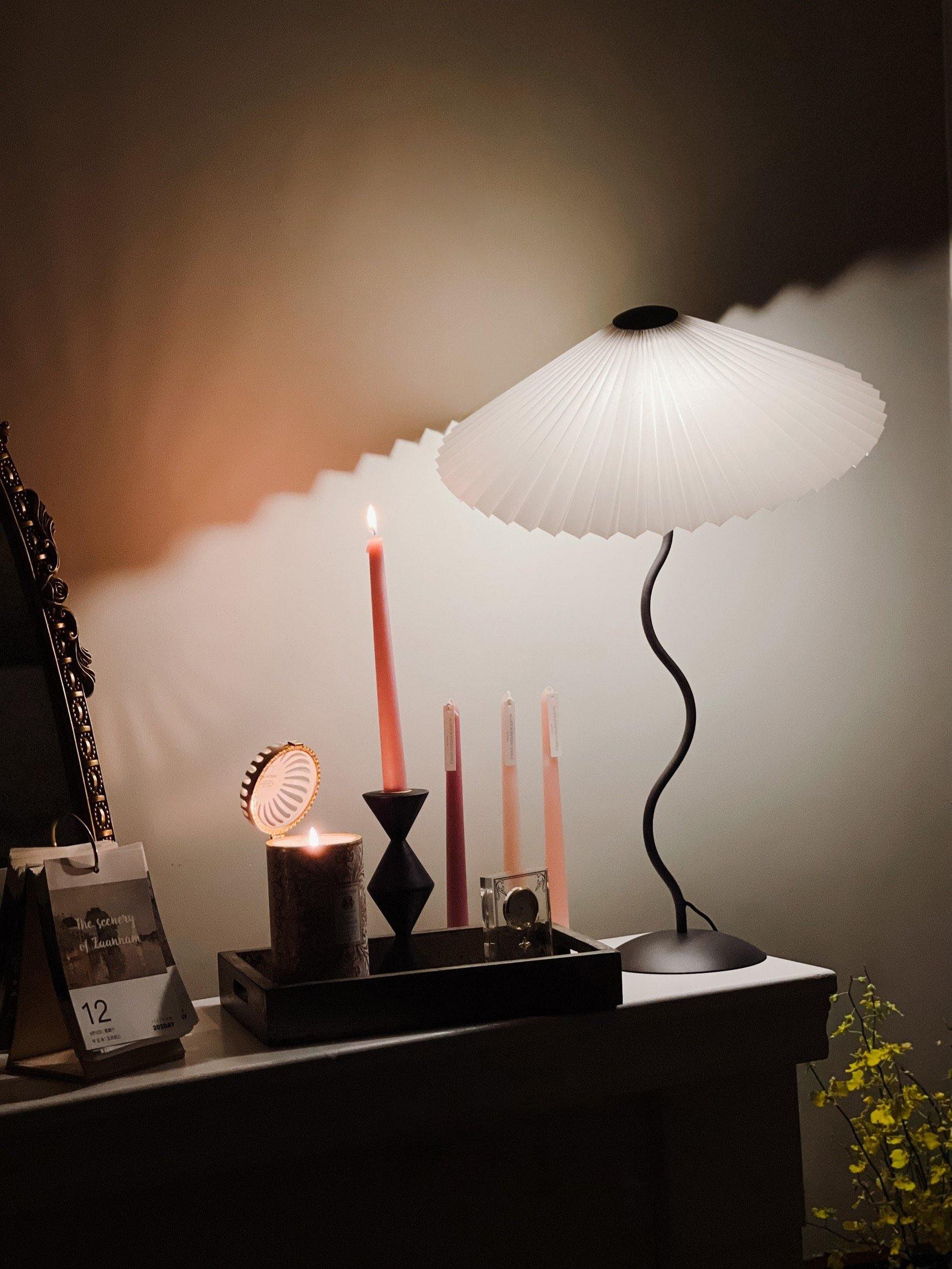 Modern Pleated Fabric Table Lamp with Nordic Wavy Metal Stem for Bedroom Living Room