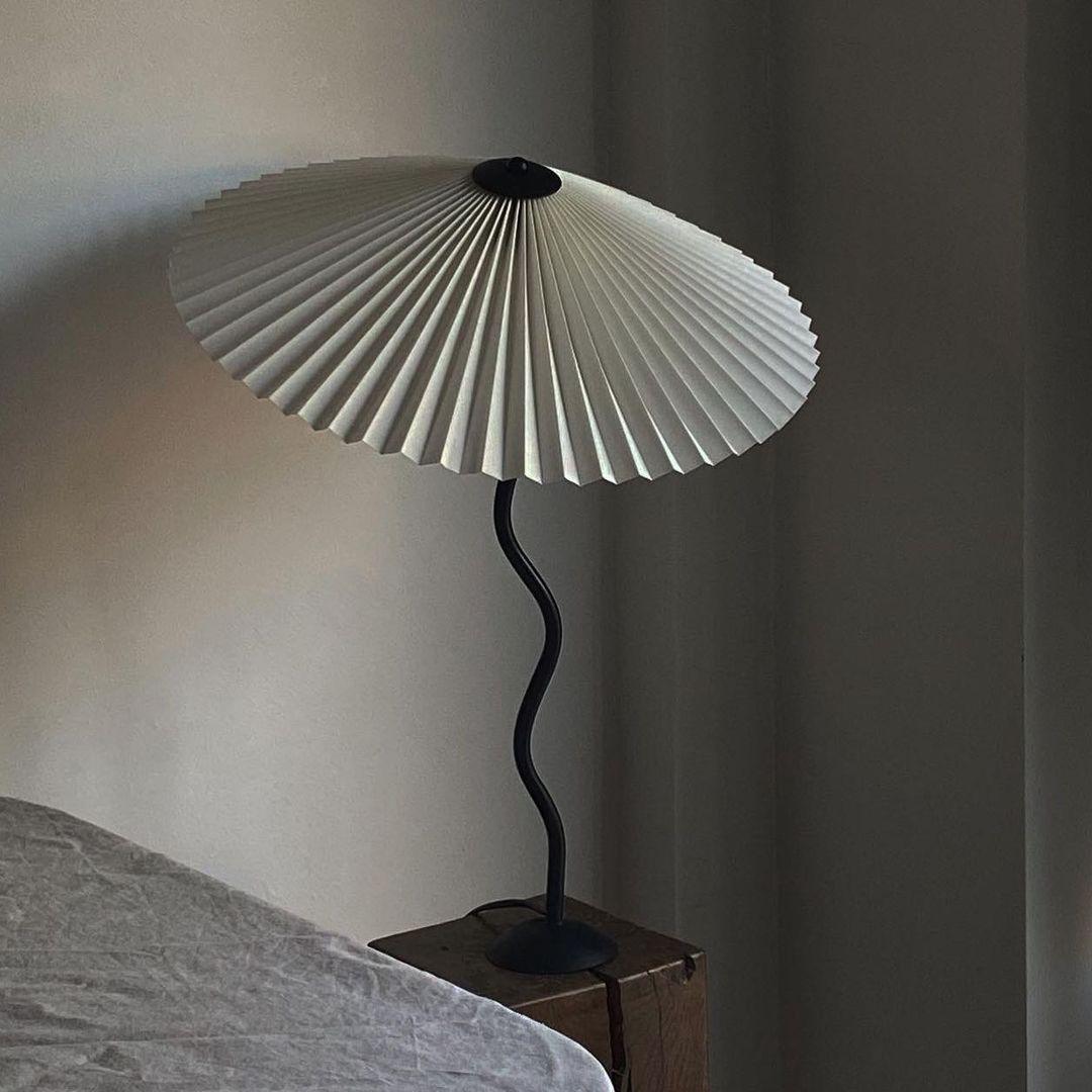 Modern Pleated Fabric Table Lamp with Nordic Wavy Metal Stem for Bedroom Living Room