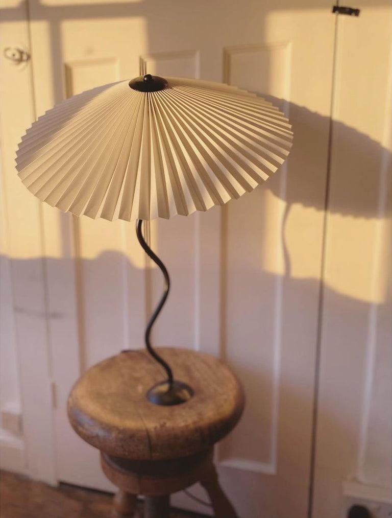 Modern Pleated Fabric Table Lamp with Nordic Wavy Metal Stem for Bedroom Living Room