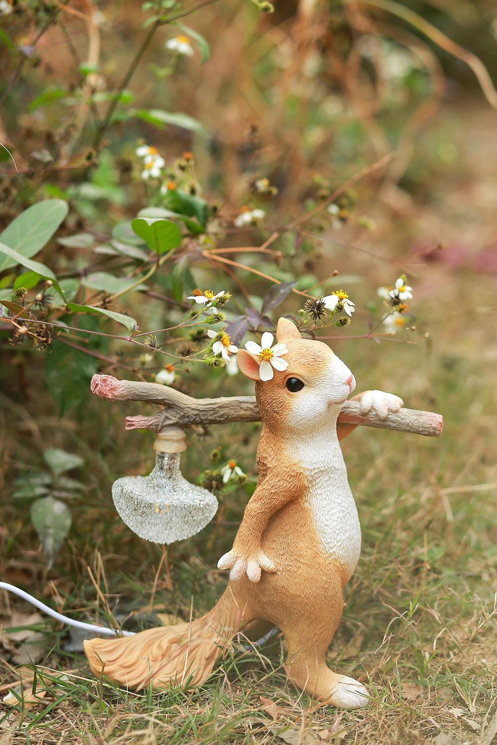 Squirrel Shaped Portable Resin Table Lamp Unique Animal Design Night Light for Modern Home Decor