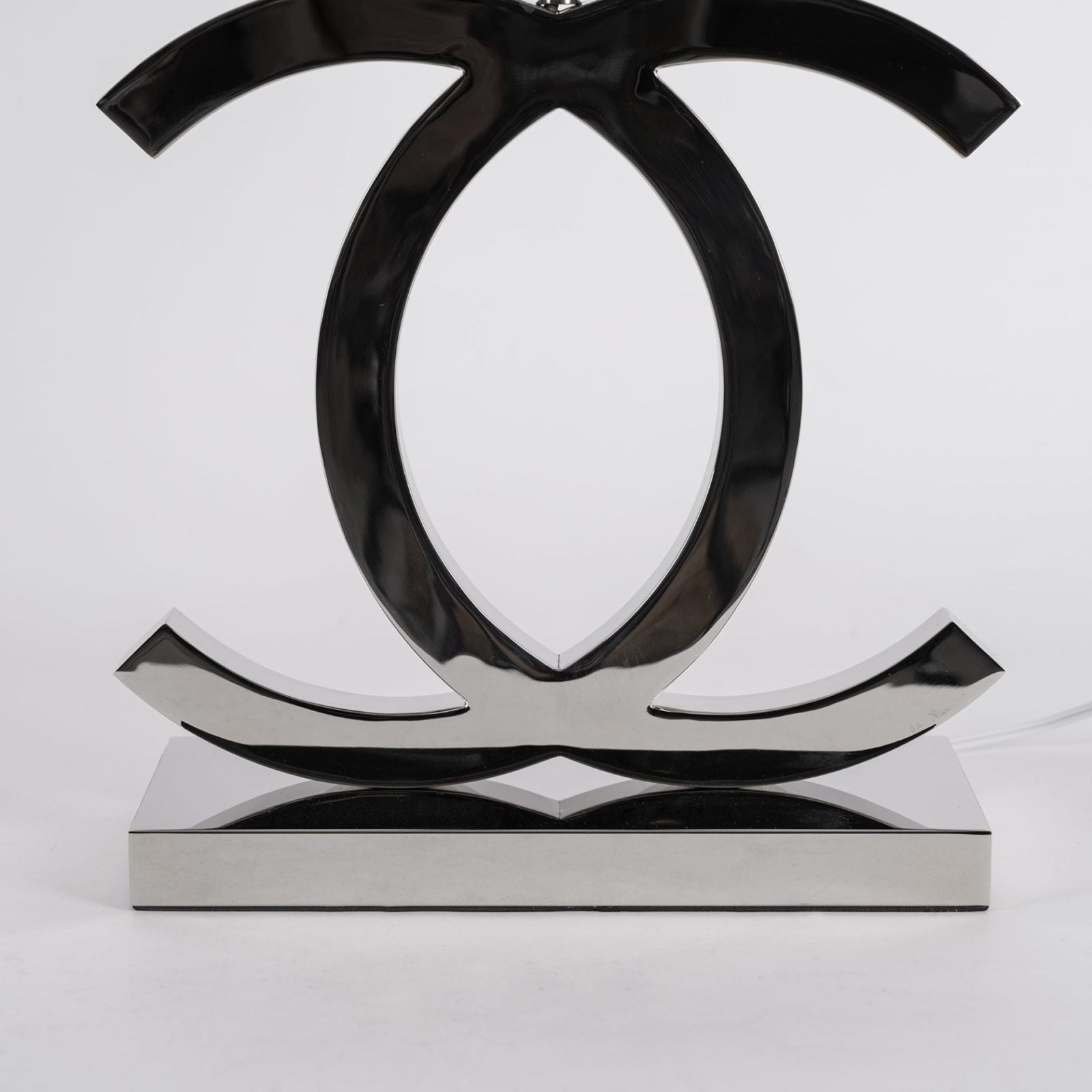 contemporary-polished-stainless-steel-desk-lamp-for-luxury-living-room-and-bedroom-decor