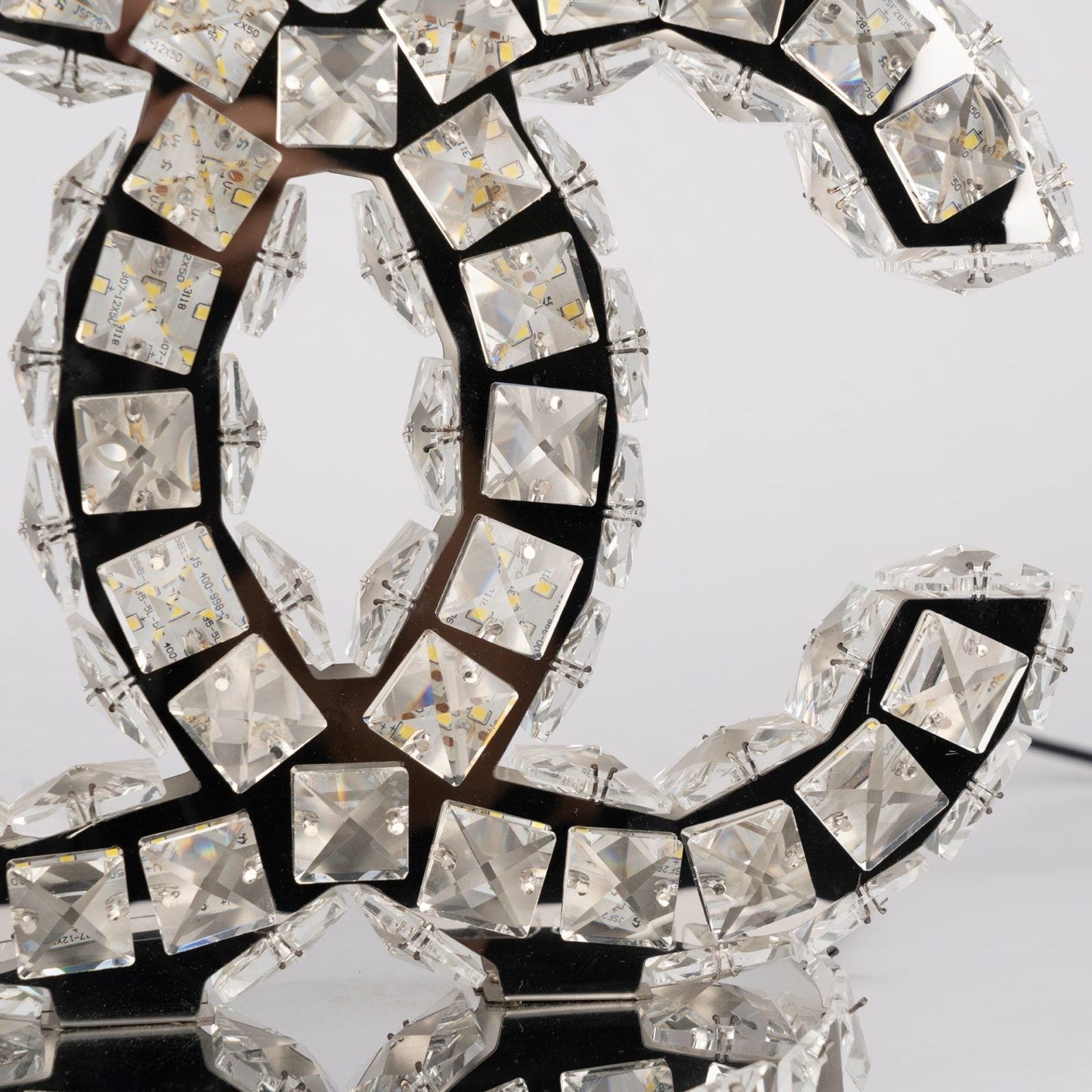 modern-stainless-steel-k9-crystal-table-lamp-for-luxury-bedroom-and-living-room-lighting